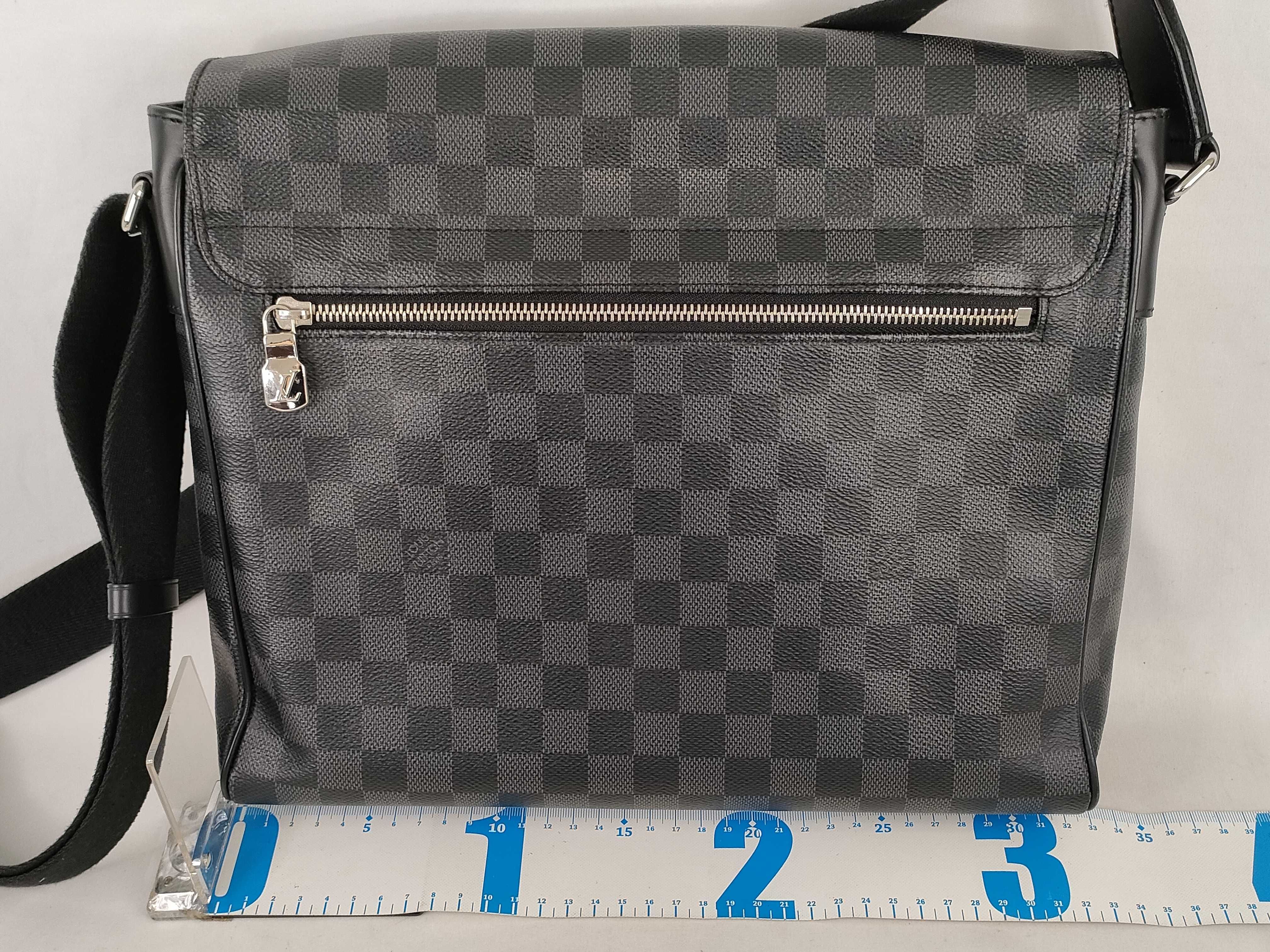 Damier Graphite LV Damier Graphite District MM N41029 RFID Shoulder Bag — view 2
