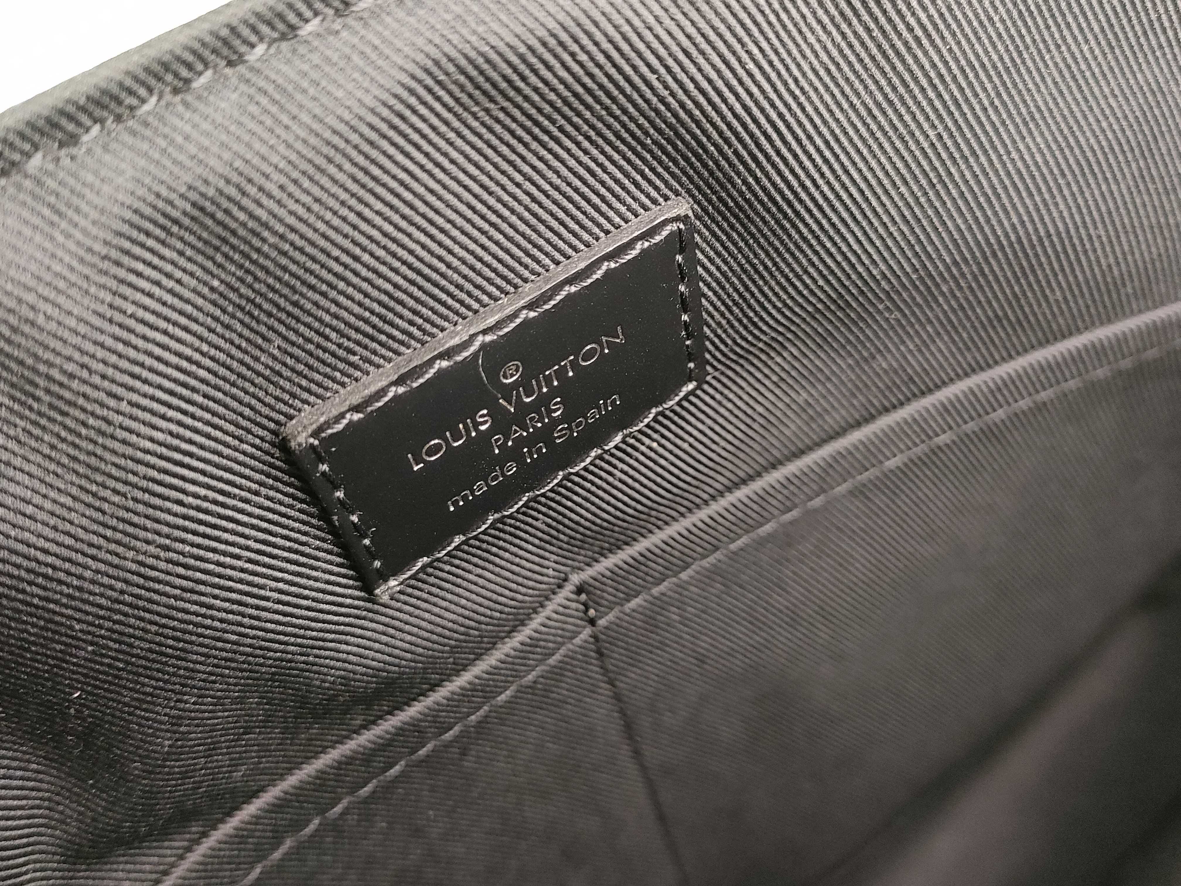 Damier Graphite LV Damier Graphite District MM N41029 RFID Shoulder Bag — view 12