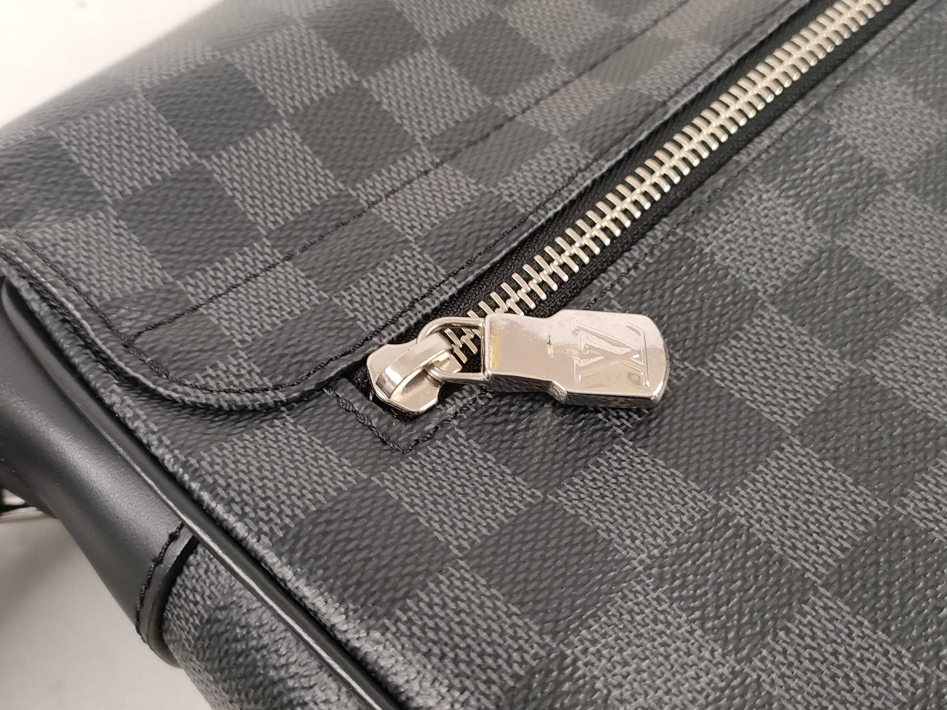 Damier Graphite LV Damier Graphite District MM N41029 RFID Shoulder Bag — view 13