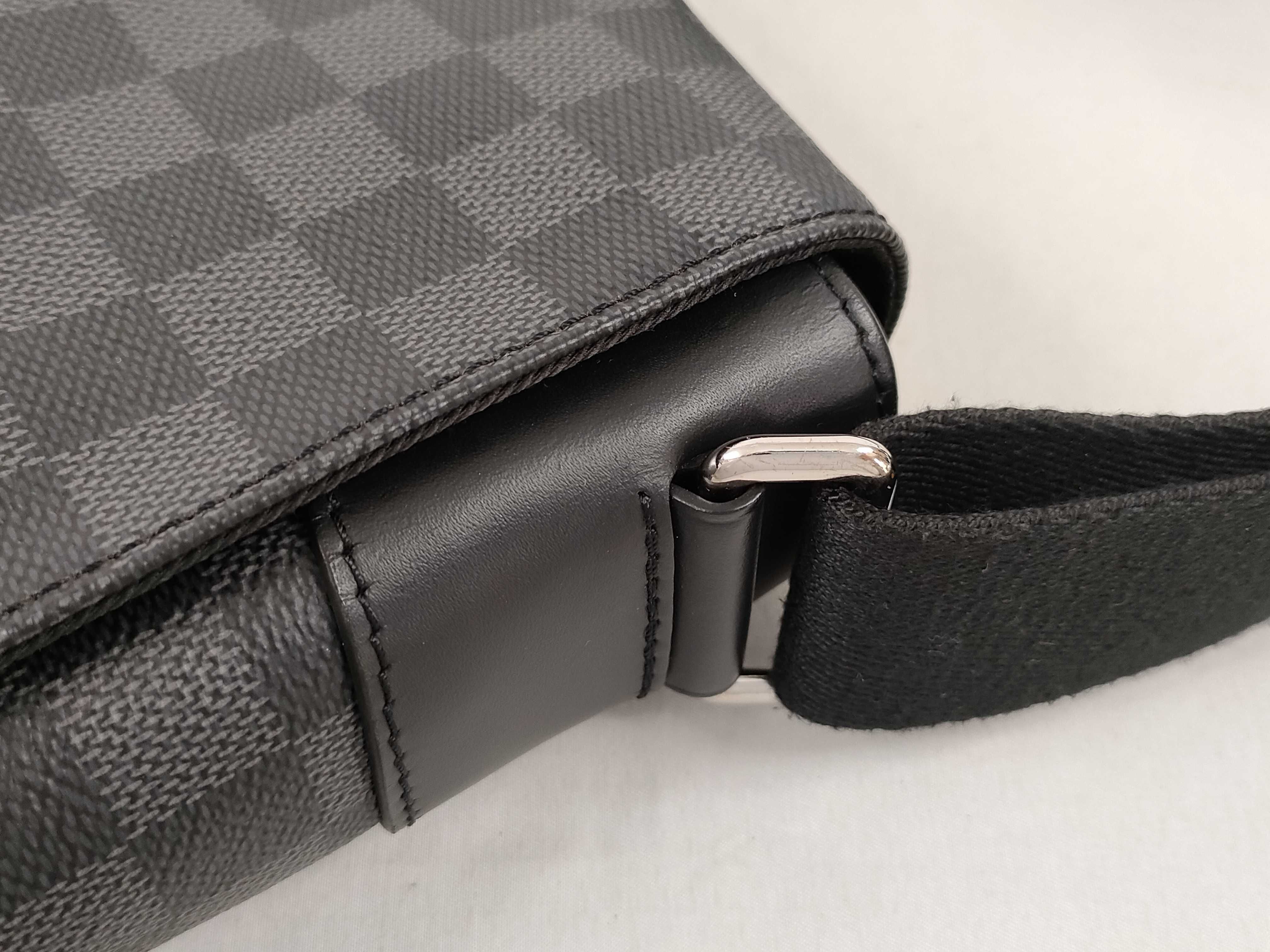 Damier Graphite LV Damier Graphite District MM N41029 RFID Shoulder Bag — view 5