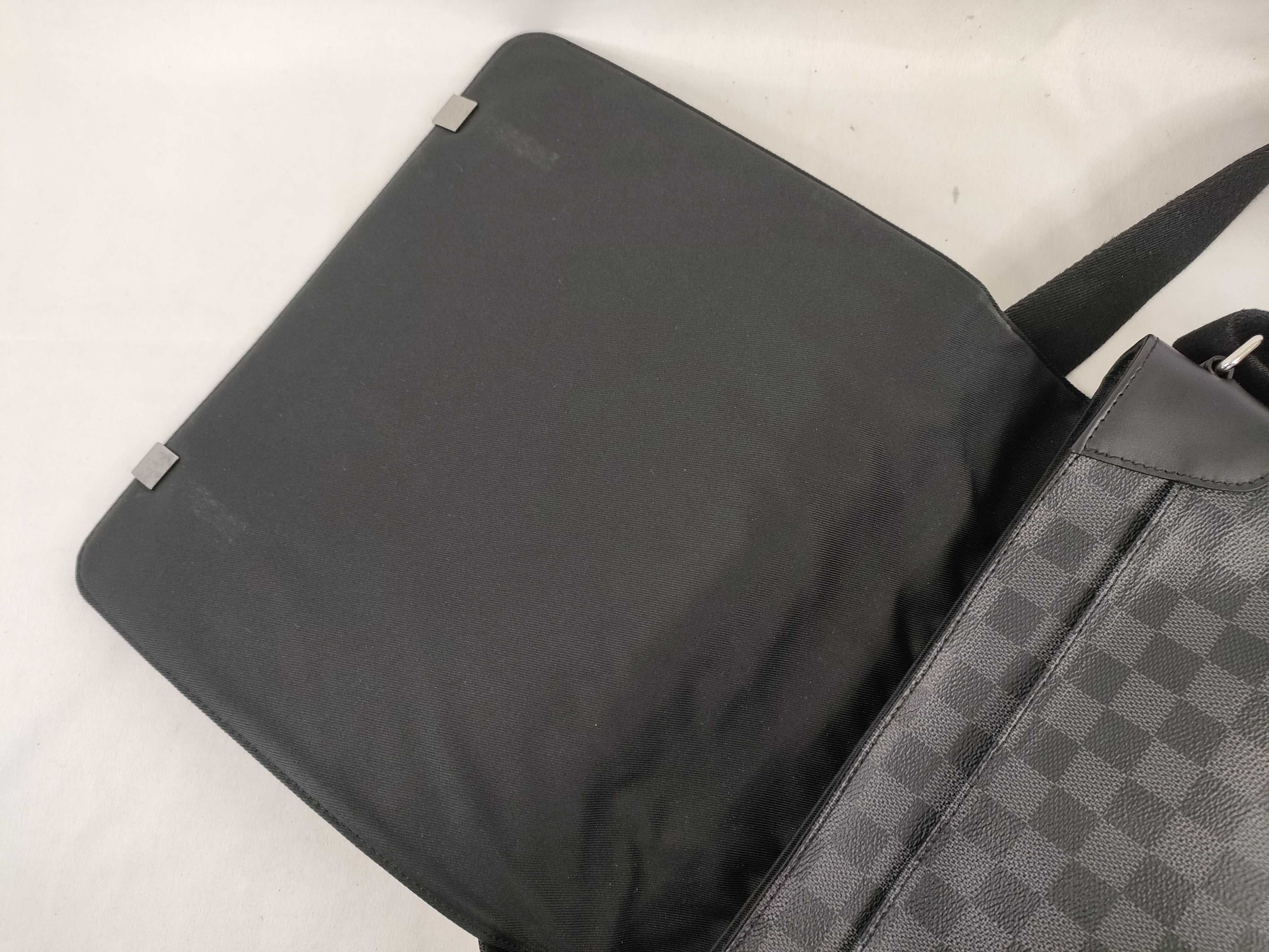 Damier Graphite LV Damier Graphite District MM N41029 RFID Shoulder Bag — view 8