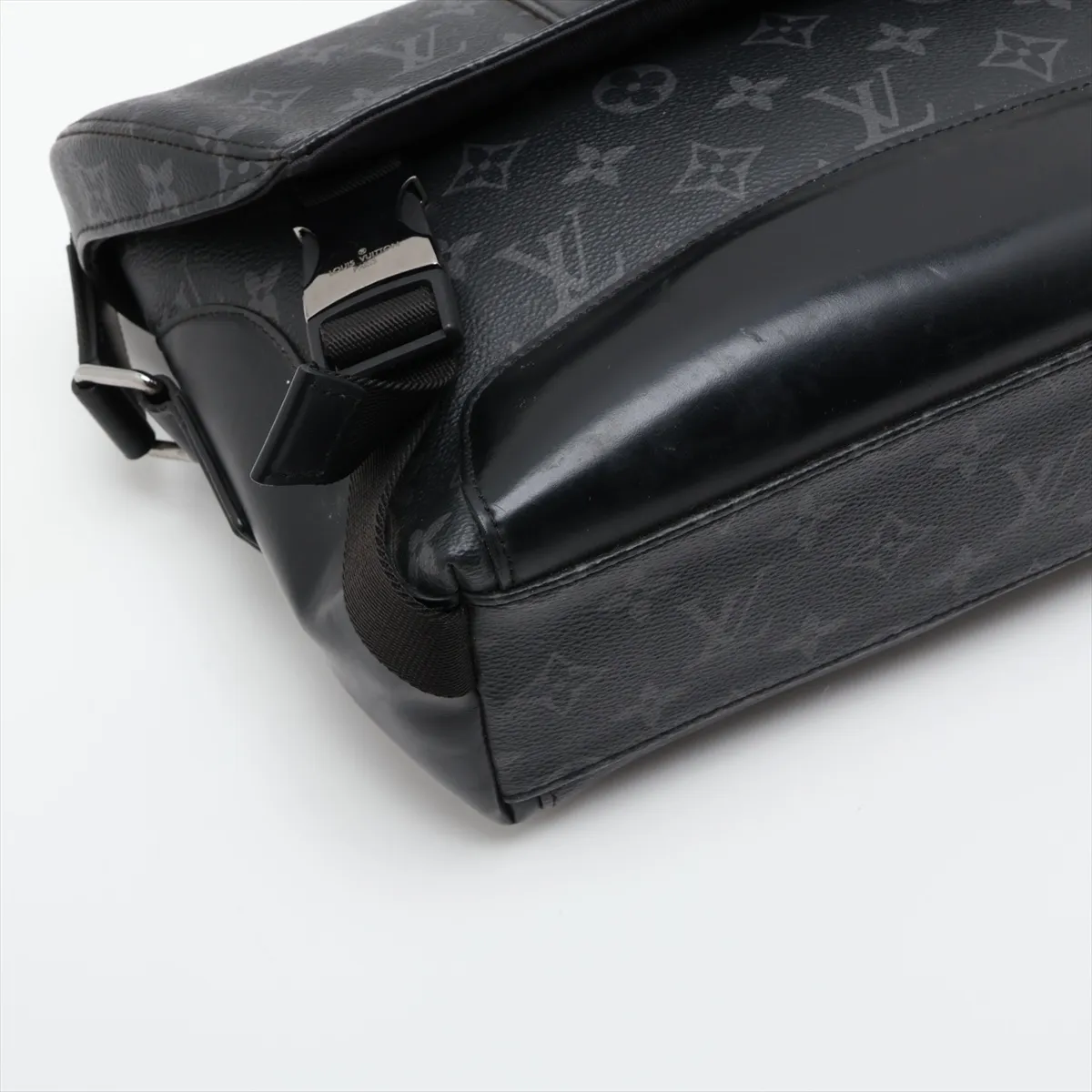 Monogram Eclipse Messenger Voyage PM M40511 FO2188 Black — view 4