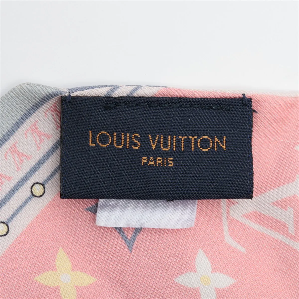 M77683 IS1252 Scarf Silk Pink — view 3