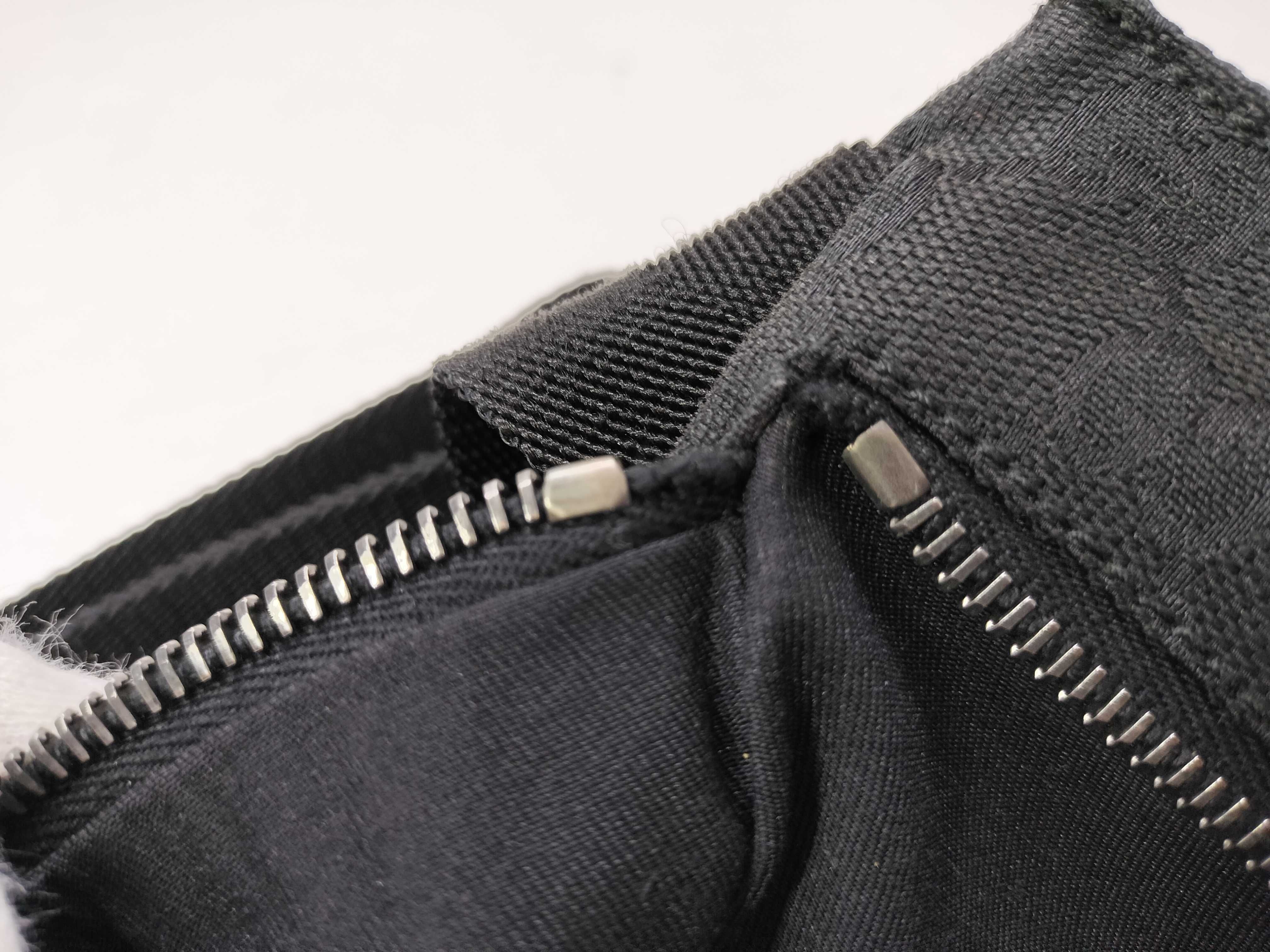 GG Canvas Shoulder Bag — view 12