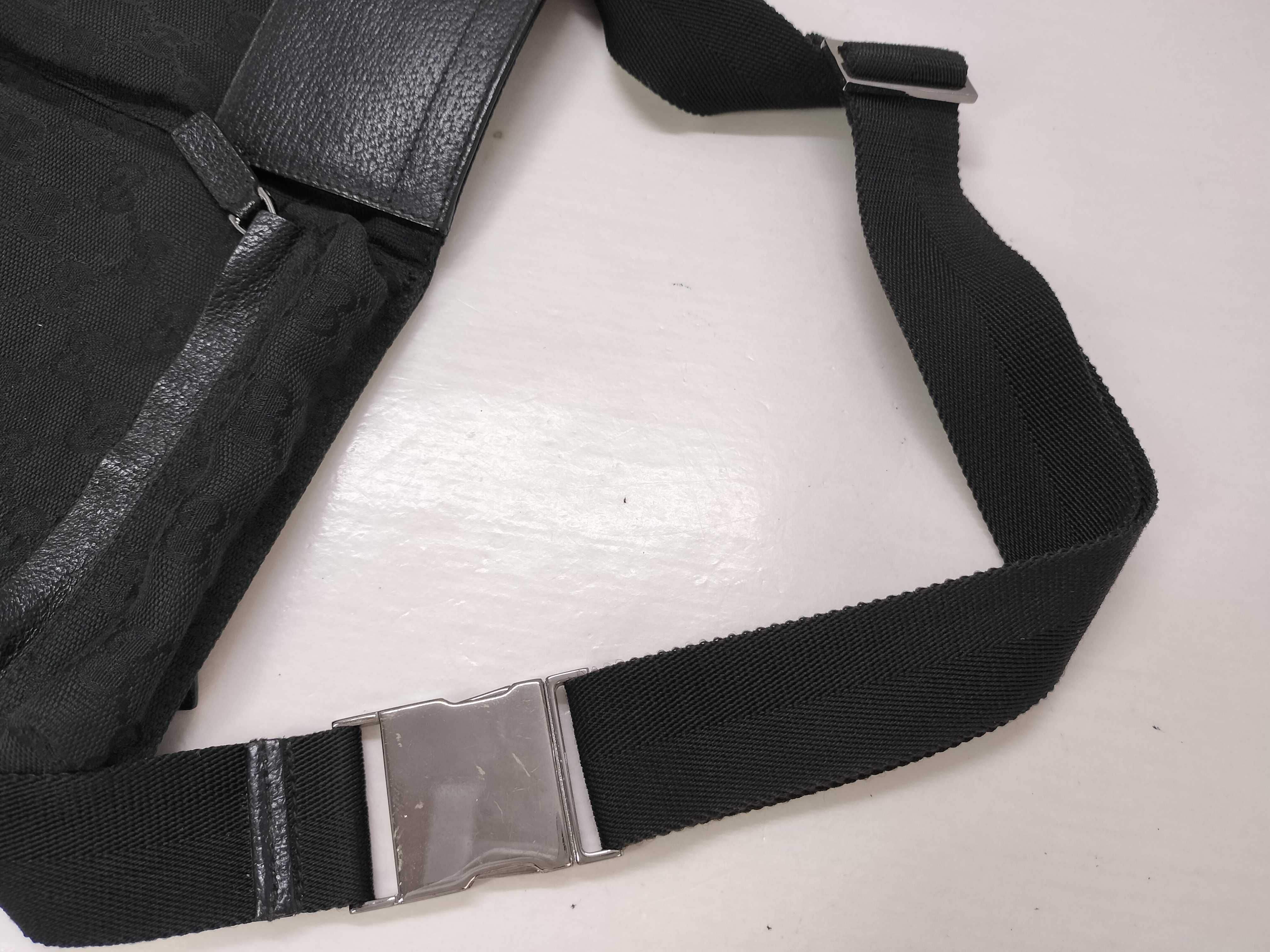 GG Canvas Shoulder Bag — view 3