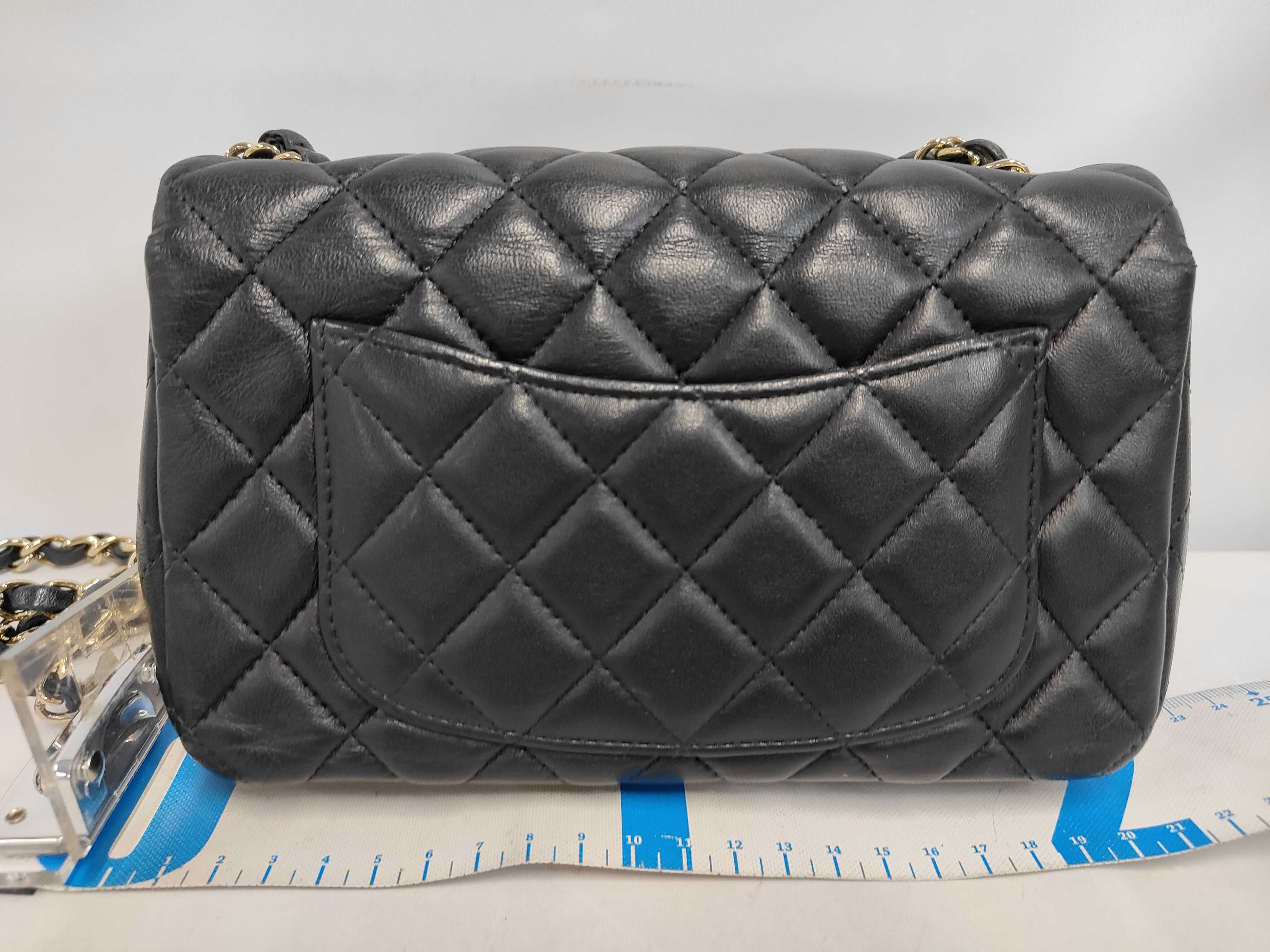 Matelassé 20 Lambskin Gold Hardware Chain Shoulder Bag (Serial Number 30s) Black Shoulder Bag — view 2