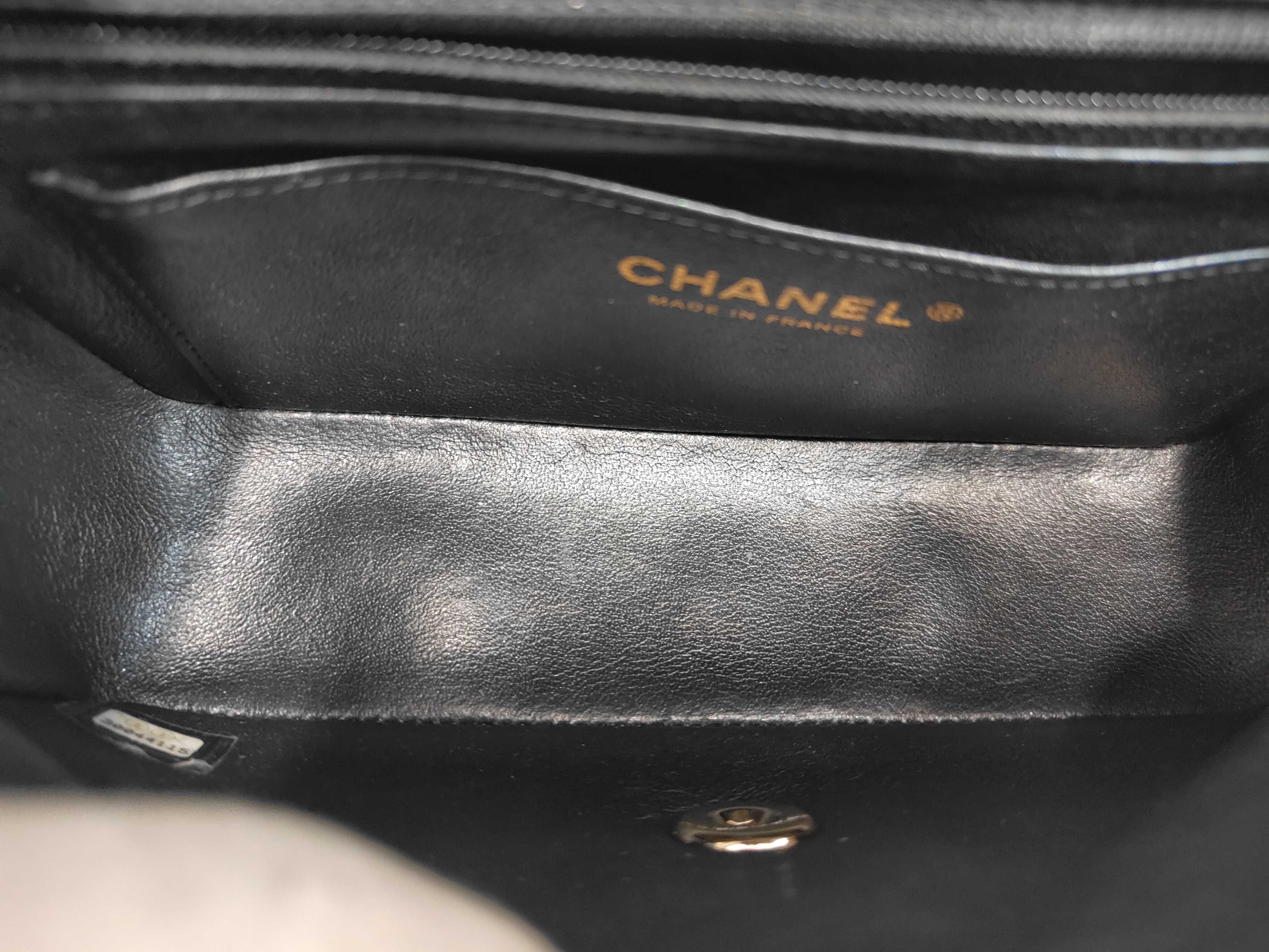 Matelassé 20 Lambskin Gold Hardware Chain Shoulder Bag (Serial Number 30s) Black Shoulder Bag — view 7