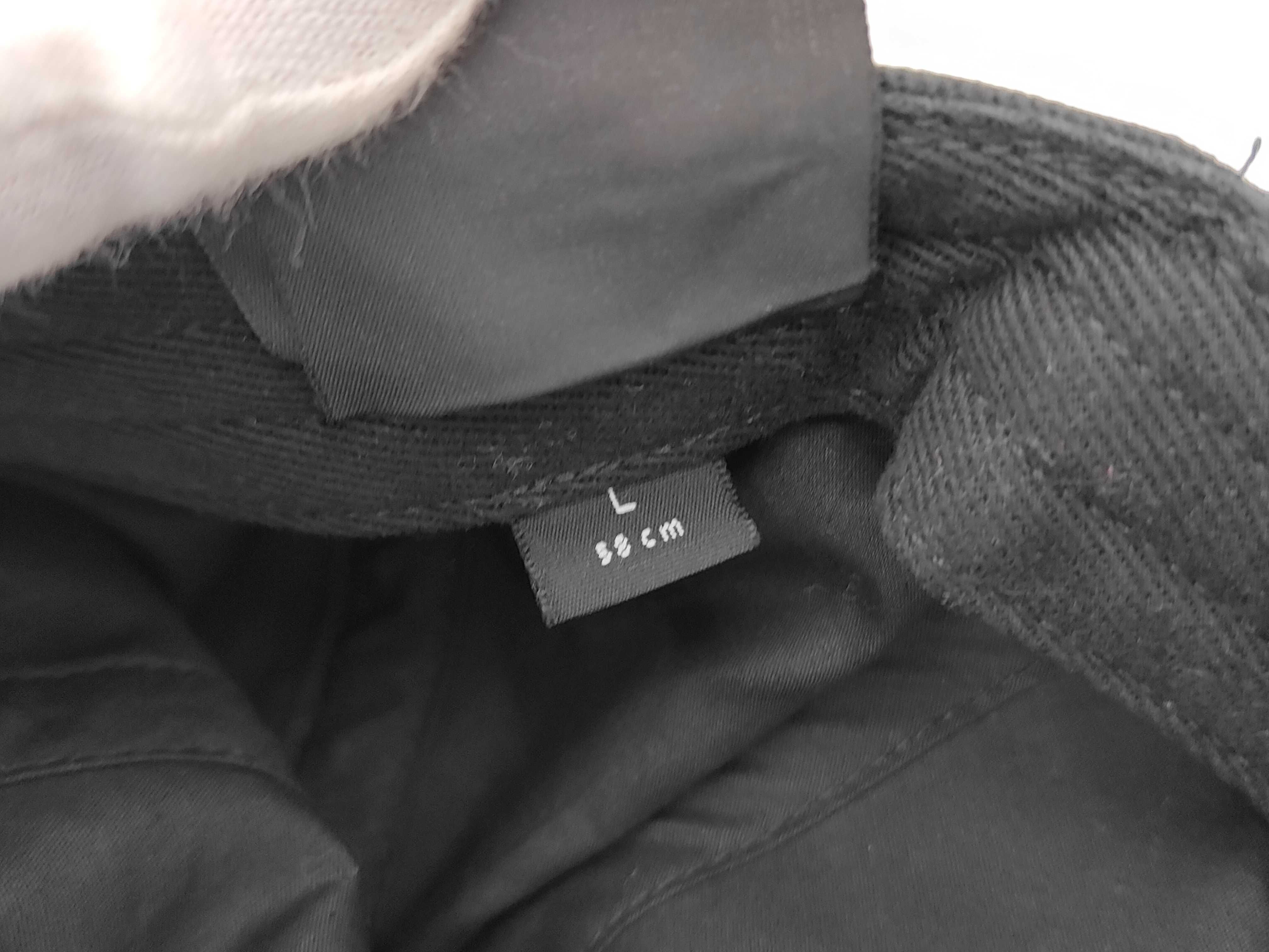 hats and other accessories — view 9