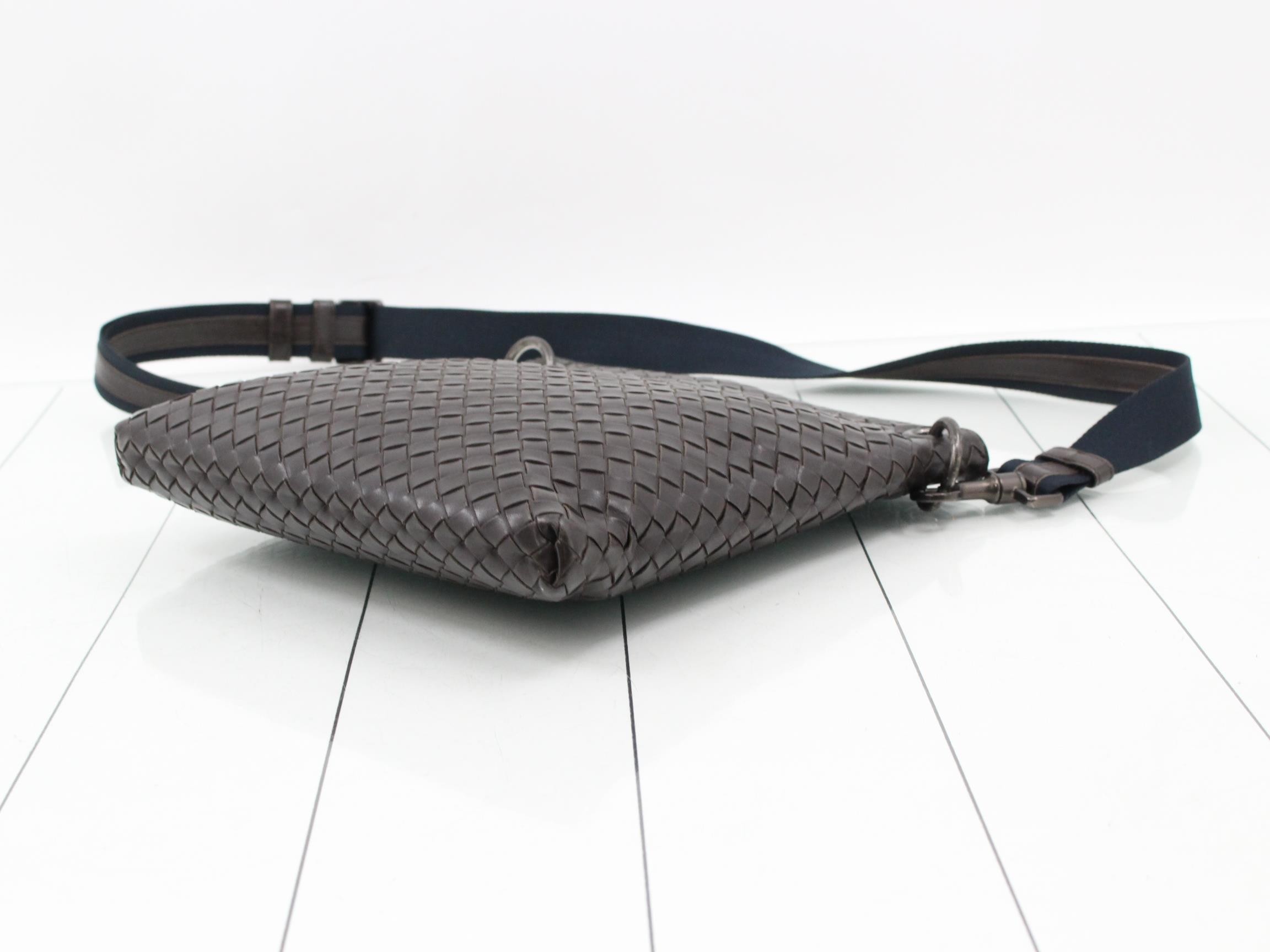 Intrecciato (bag) - Shoulder bag - Brown — view 6