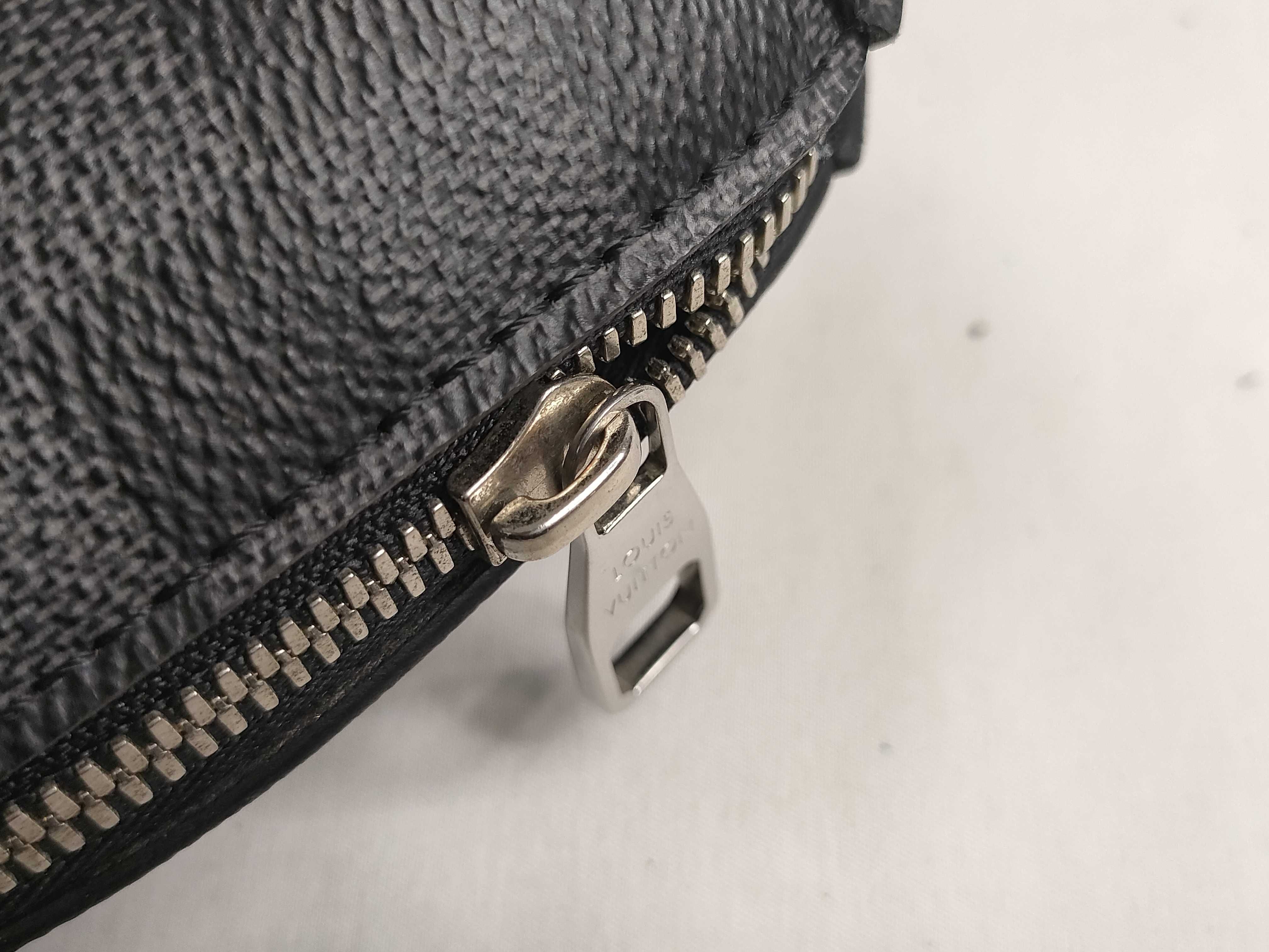 Damier Graphite Louis Vuitton Handbag — view 14