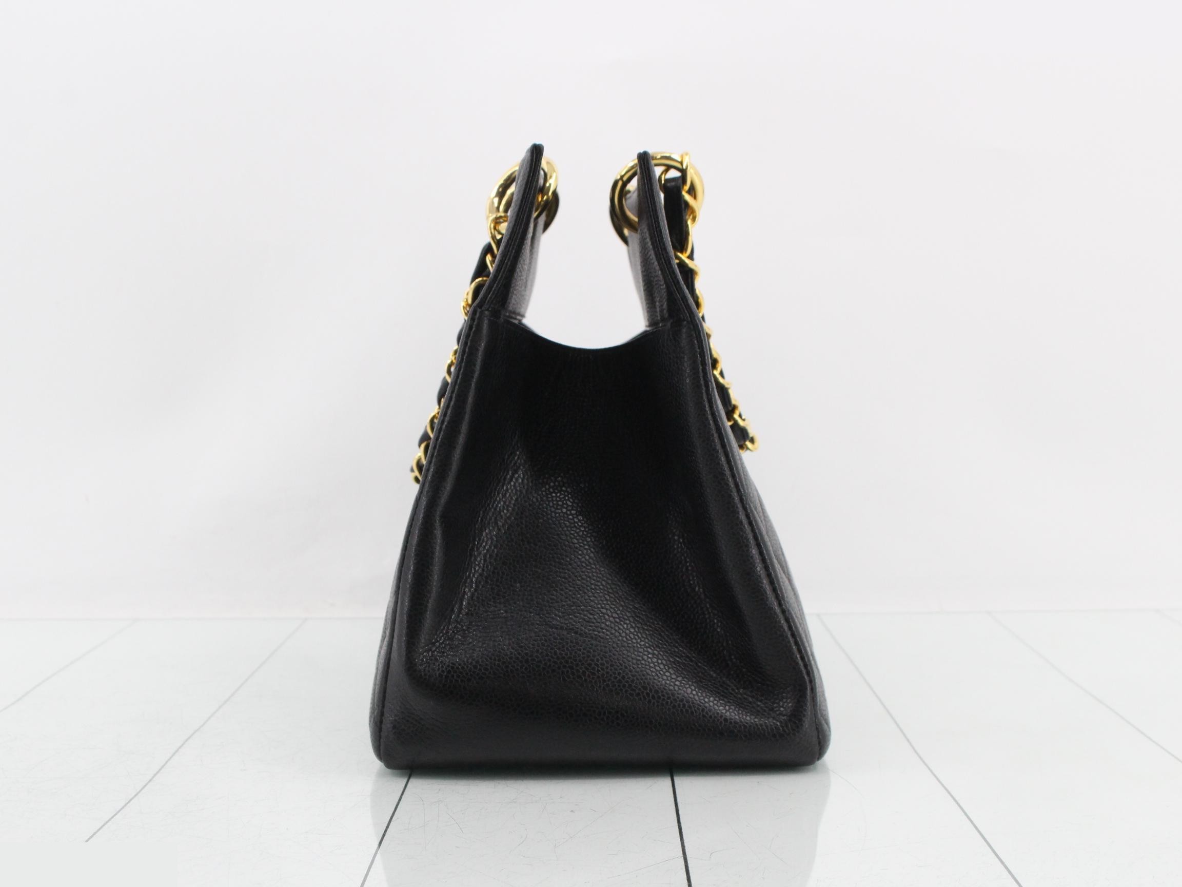 Caviar leather Coco Mark chain shoulder bag, model number 4. — view 3