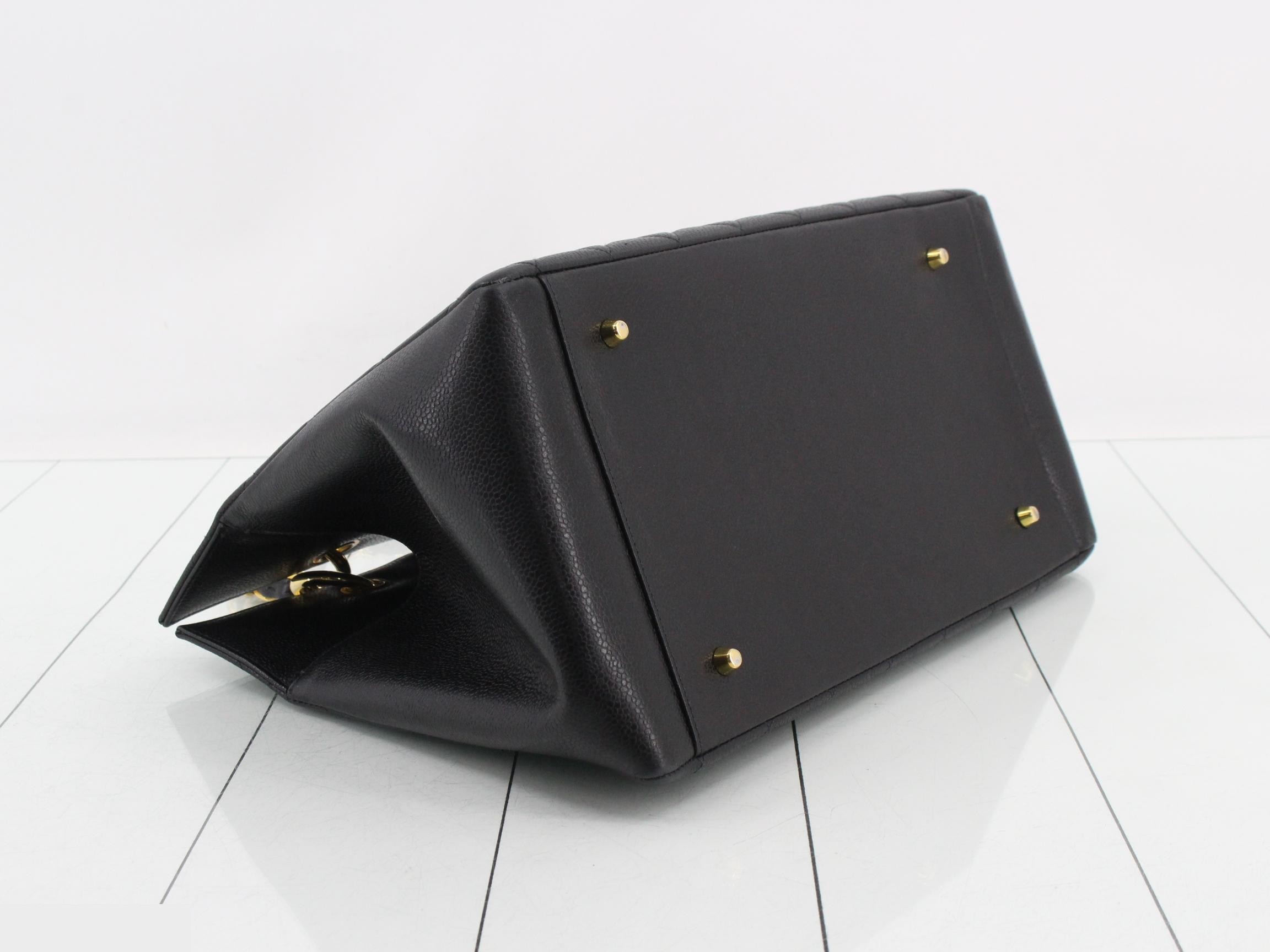 Caviar leather Coco Mark chain shoulder bag, model number 4. — view 5