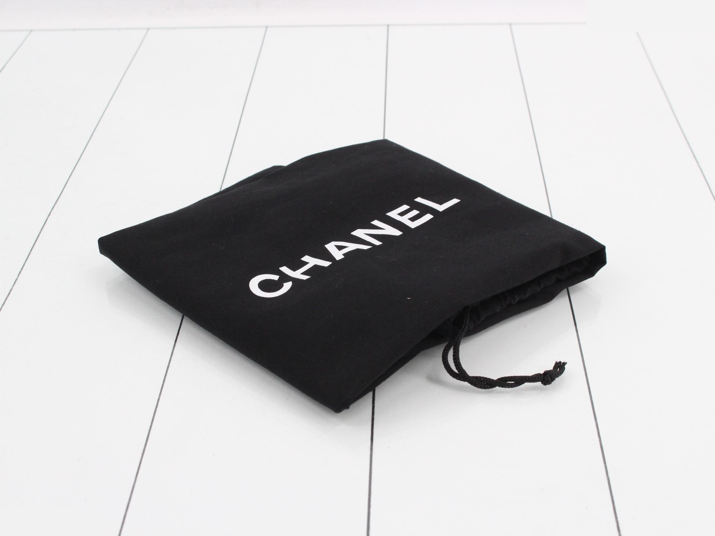Caviar leather Coco Mark chain shoulder bag, model number 4. — view 7