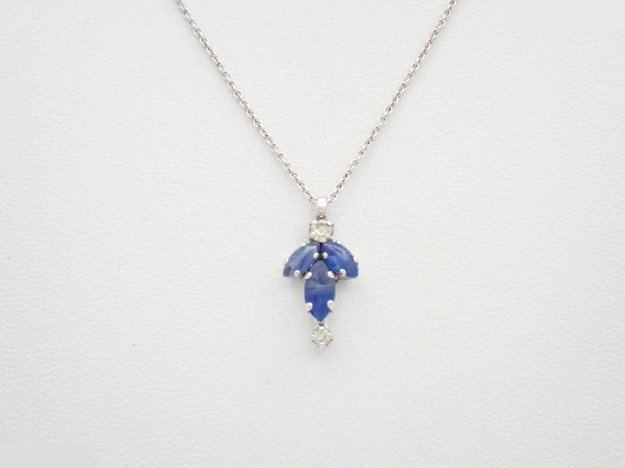 Other line: Precious metals, necklaces, pendants, neck circumference approximately 47cm.