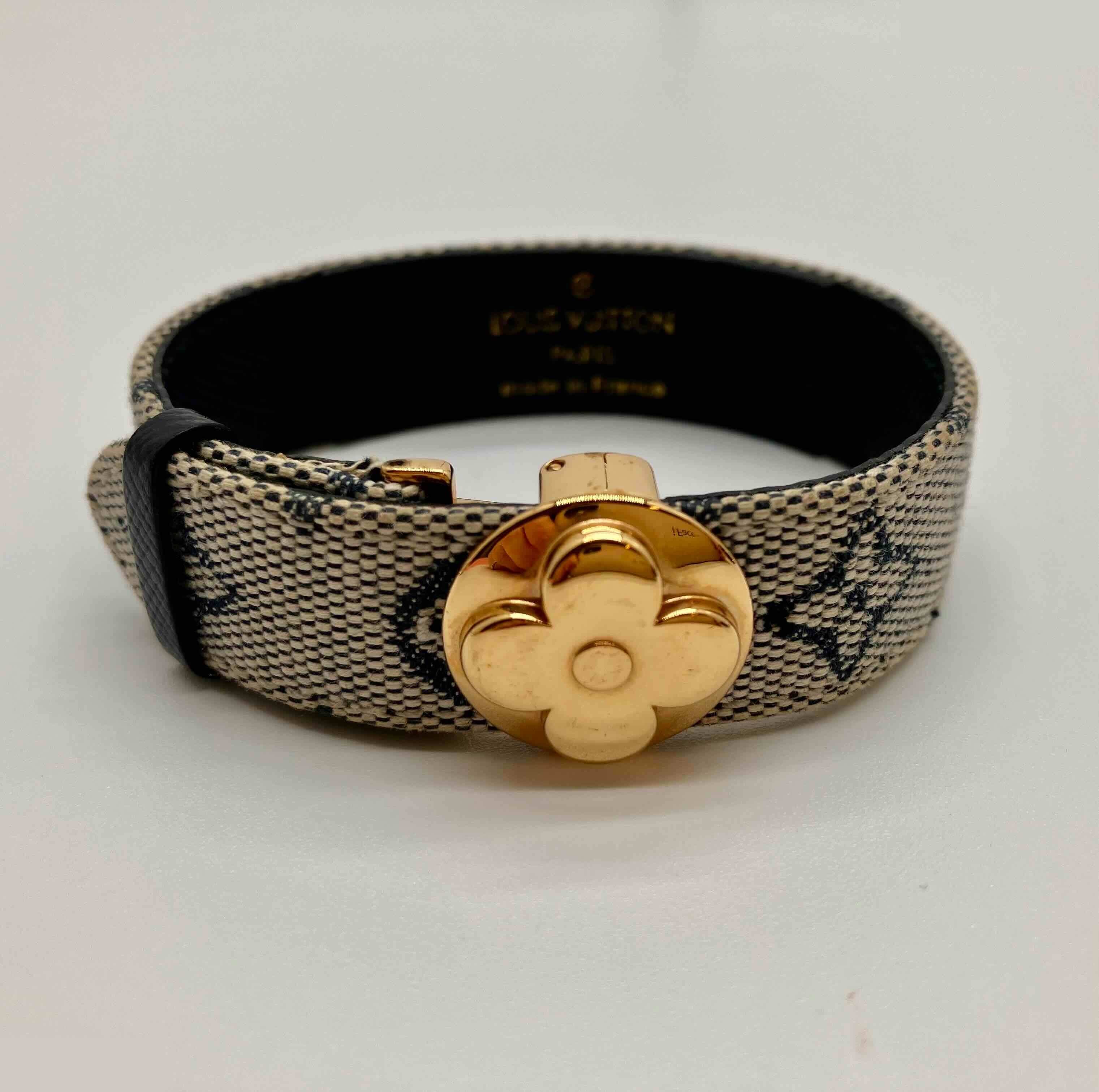 Good Luck Bracelet, Blue, Wrist size approximately 16.5 cm — view 2