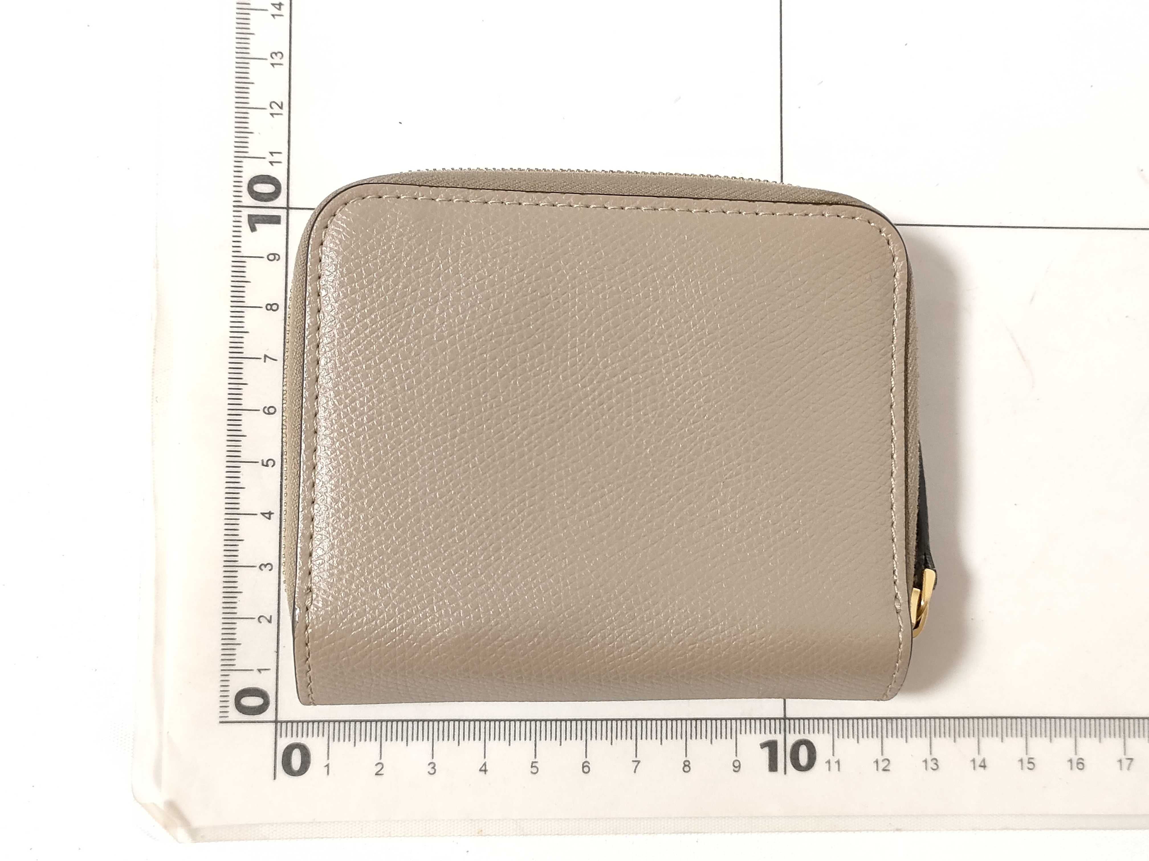F is compact wallet — view 2