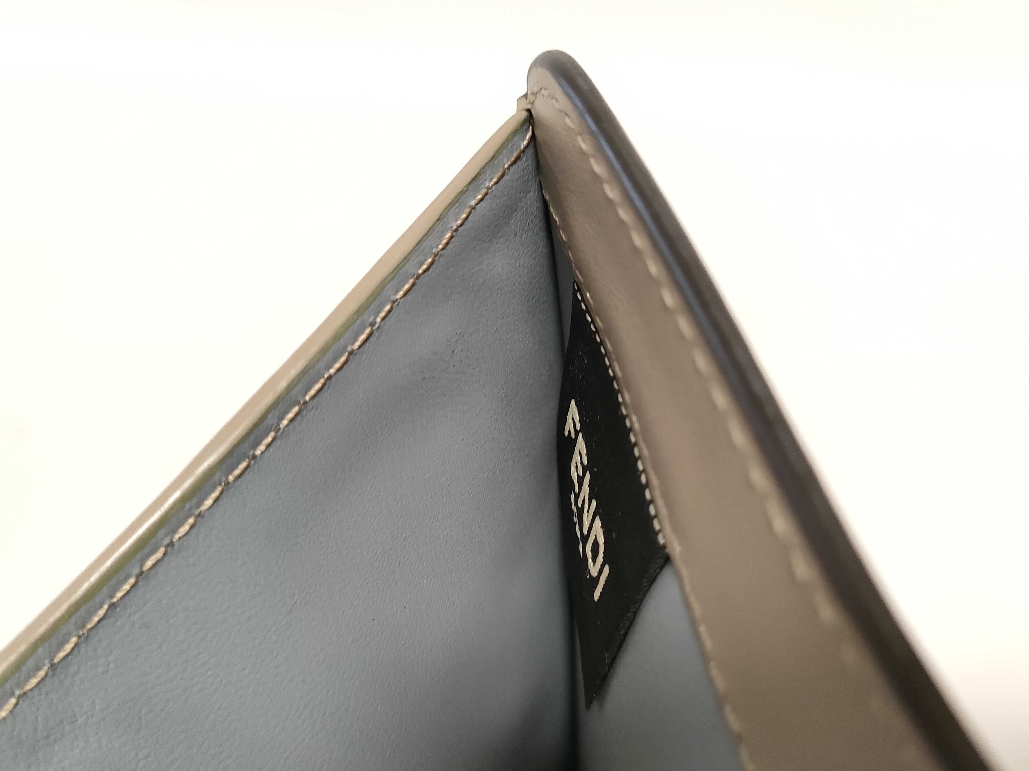 F is compact wallet — view 9