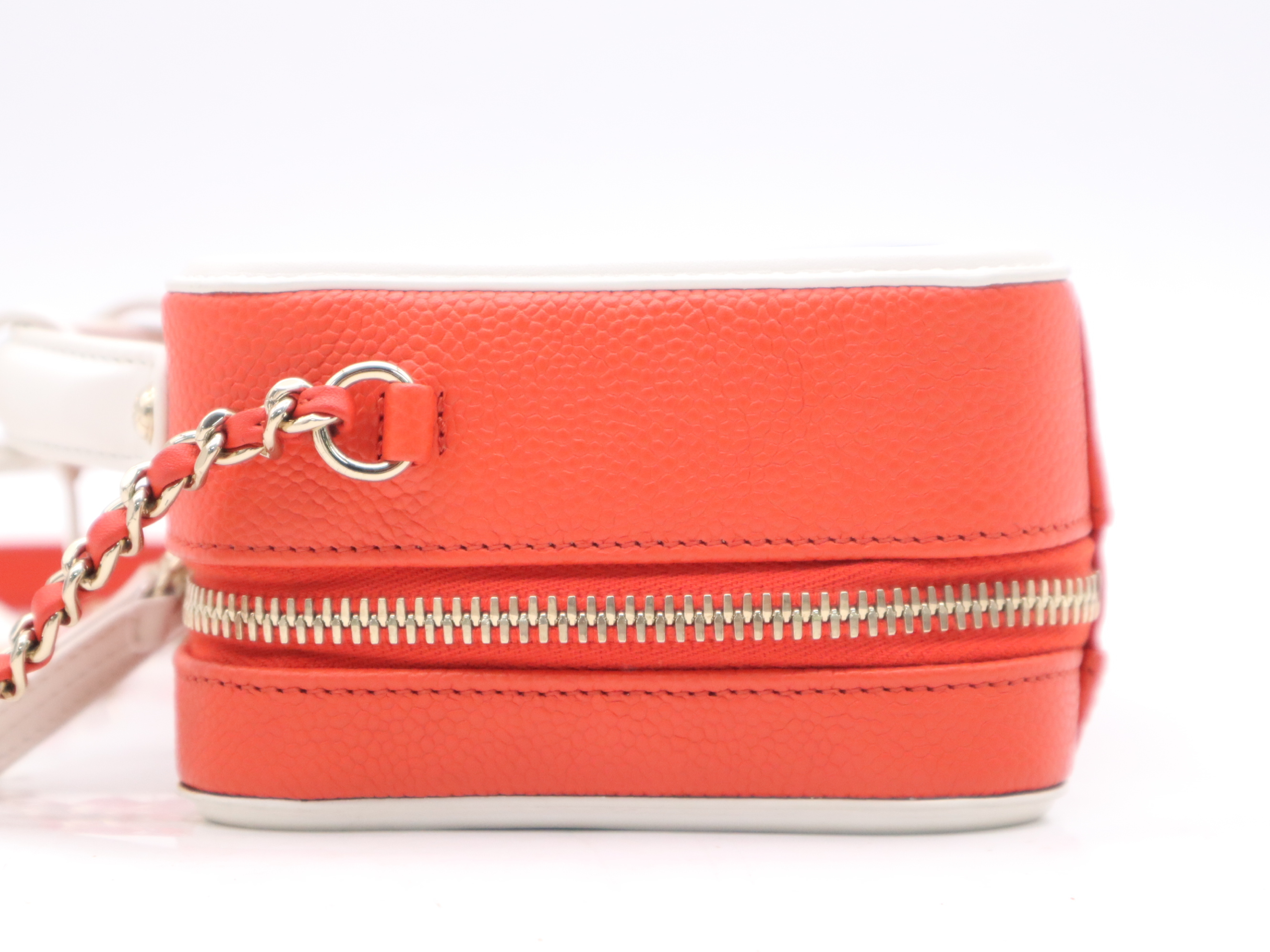A93342 Caviar Skin Coco Mark CC Filigree Small Vanity Bag Red Blue White Gold Hardware Includes padlock, key, clochette x2, and card. Seal included. Vanity bag. — view 3