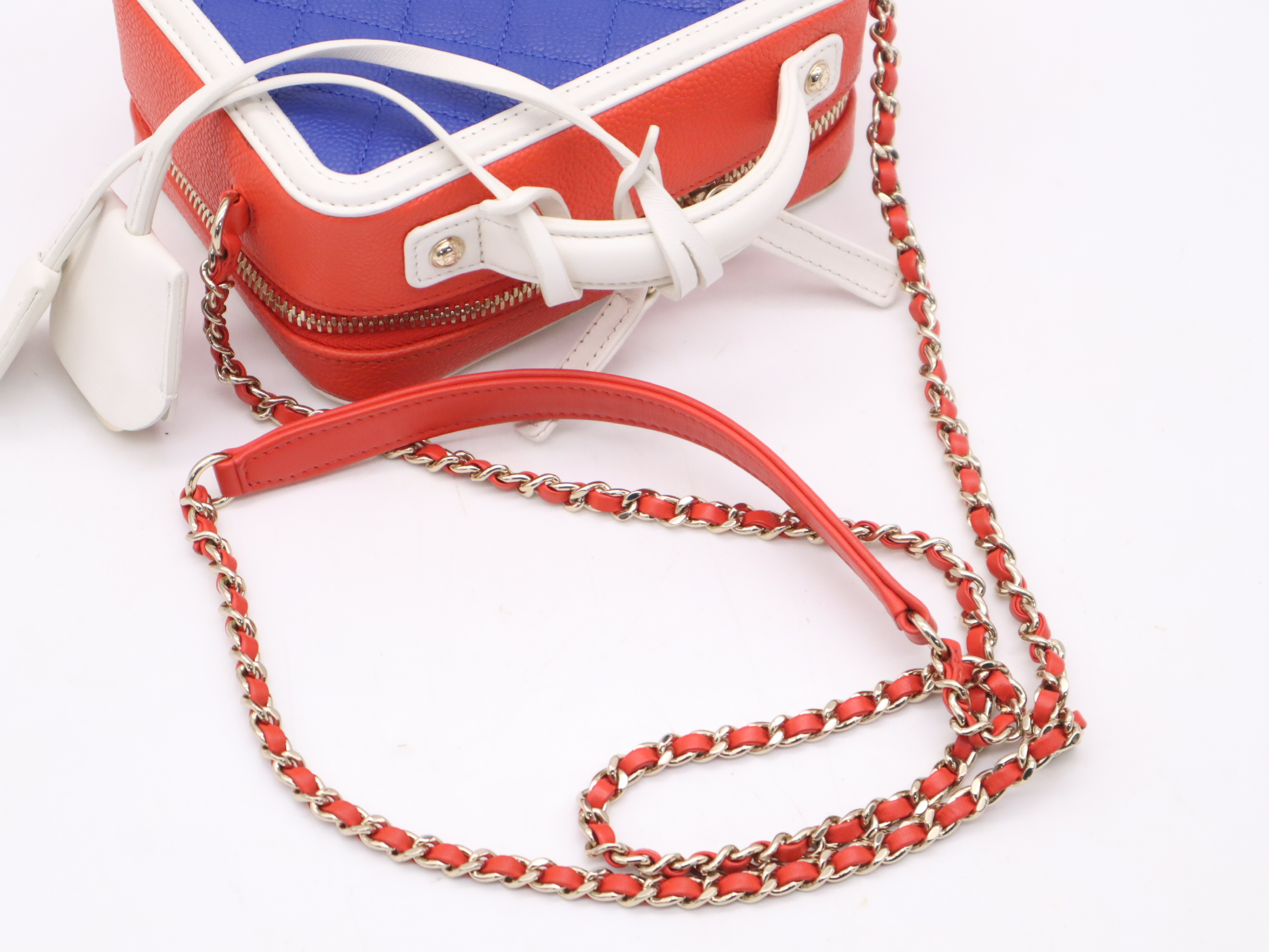 A93342 Caviar Skin Coco Mark CC Filigree Small Vanity Bag Red Blue White Gold Hardware Includes padlock, key, clochette x2, and card. Seal included. Vanity bag. — view 6