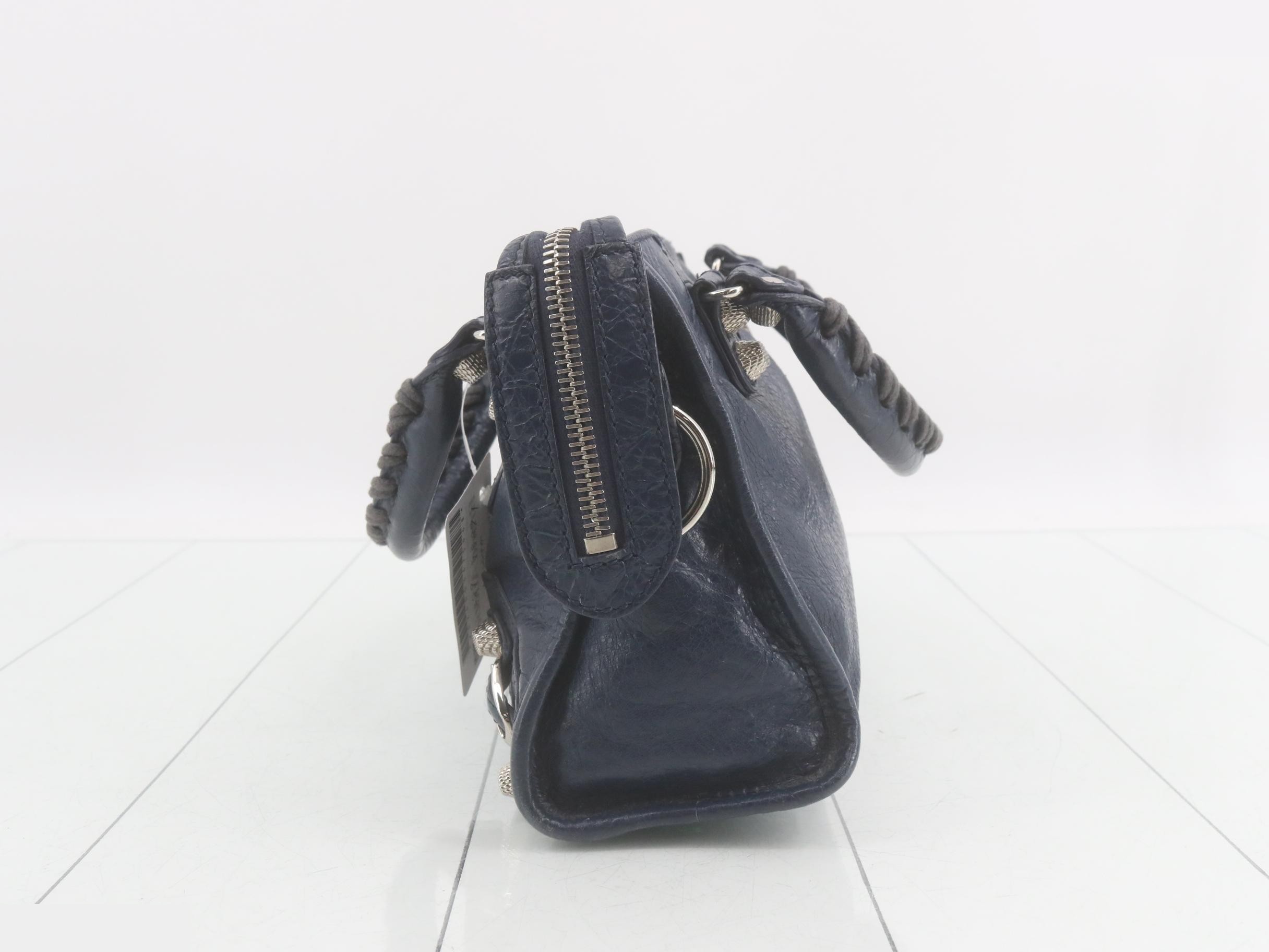 Giant City Shoulder Bag, Leather, Navy — view 3