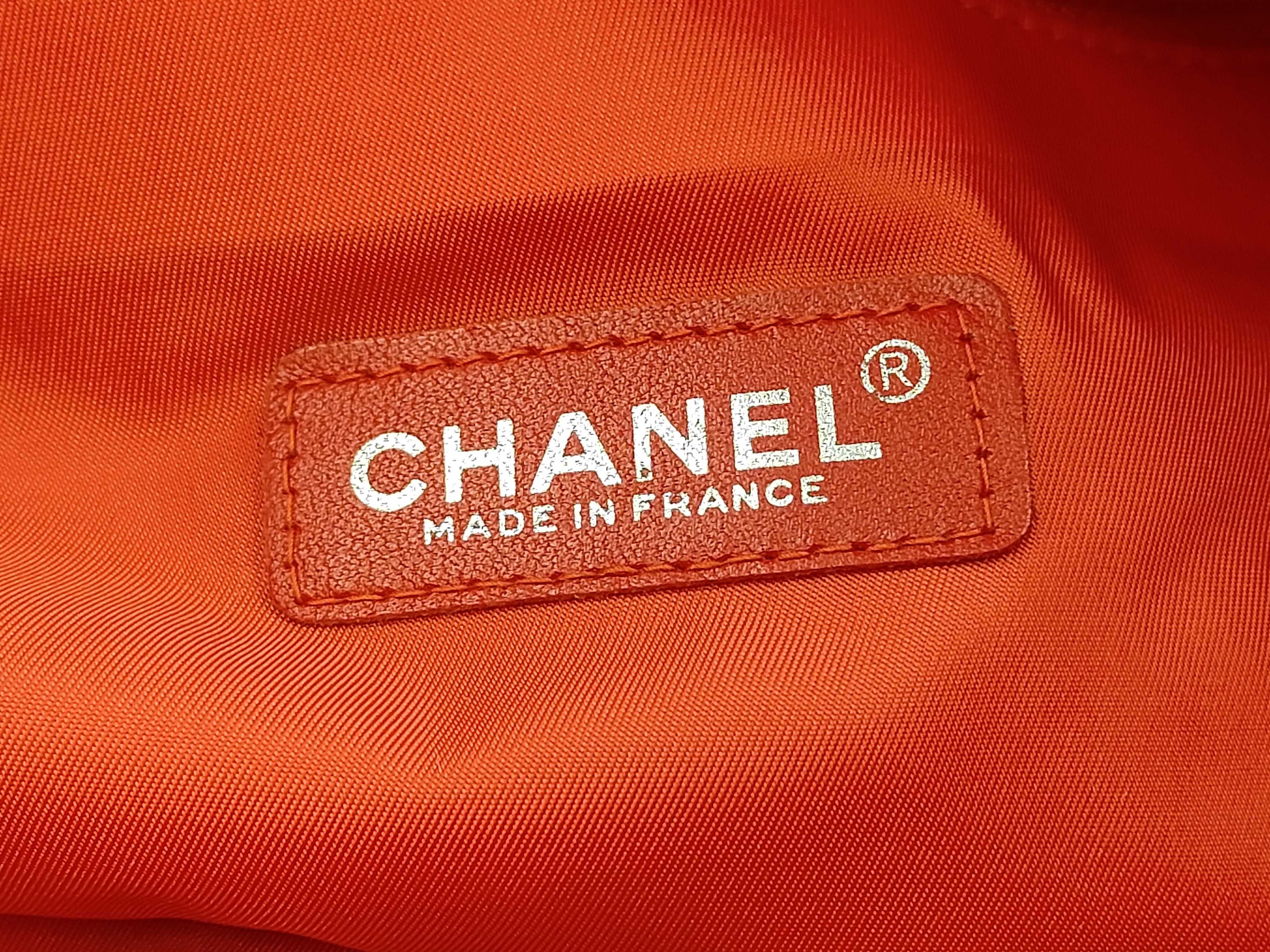 New Travel Line Tote Bag (Red) — view 10