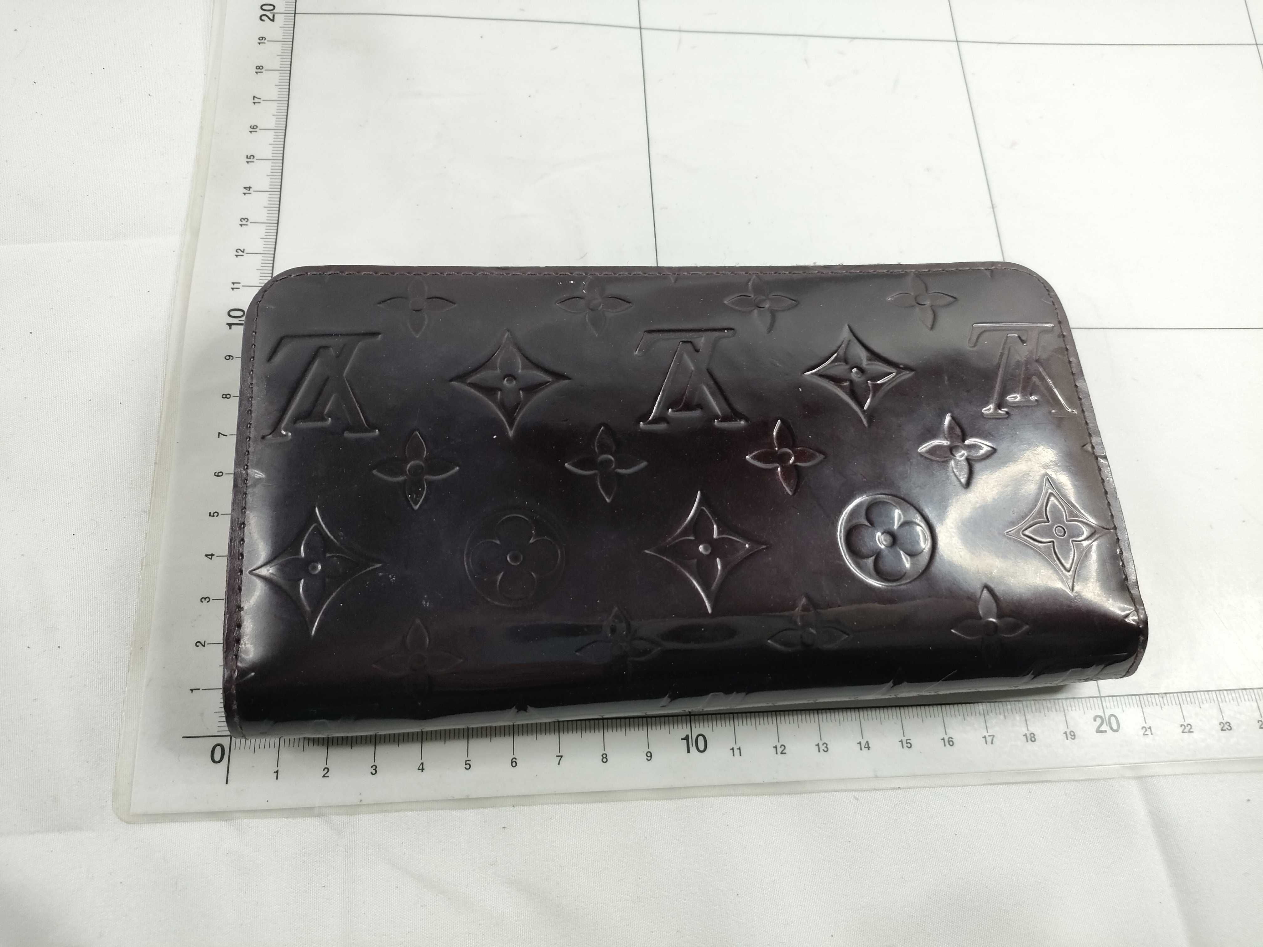 Vernis Louis Vuitton Zippy Wallet Amarante Wallet — view 2