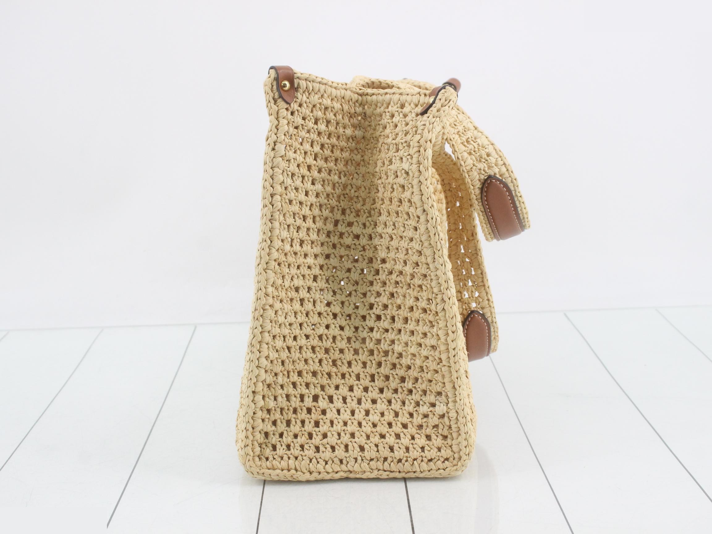 LV by the Pool OnTheGo MM Raffia Tote Bag — view 4