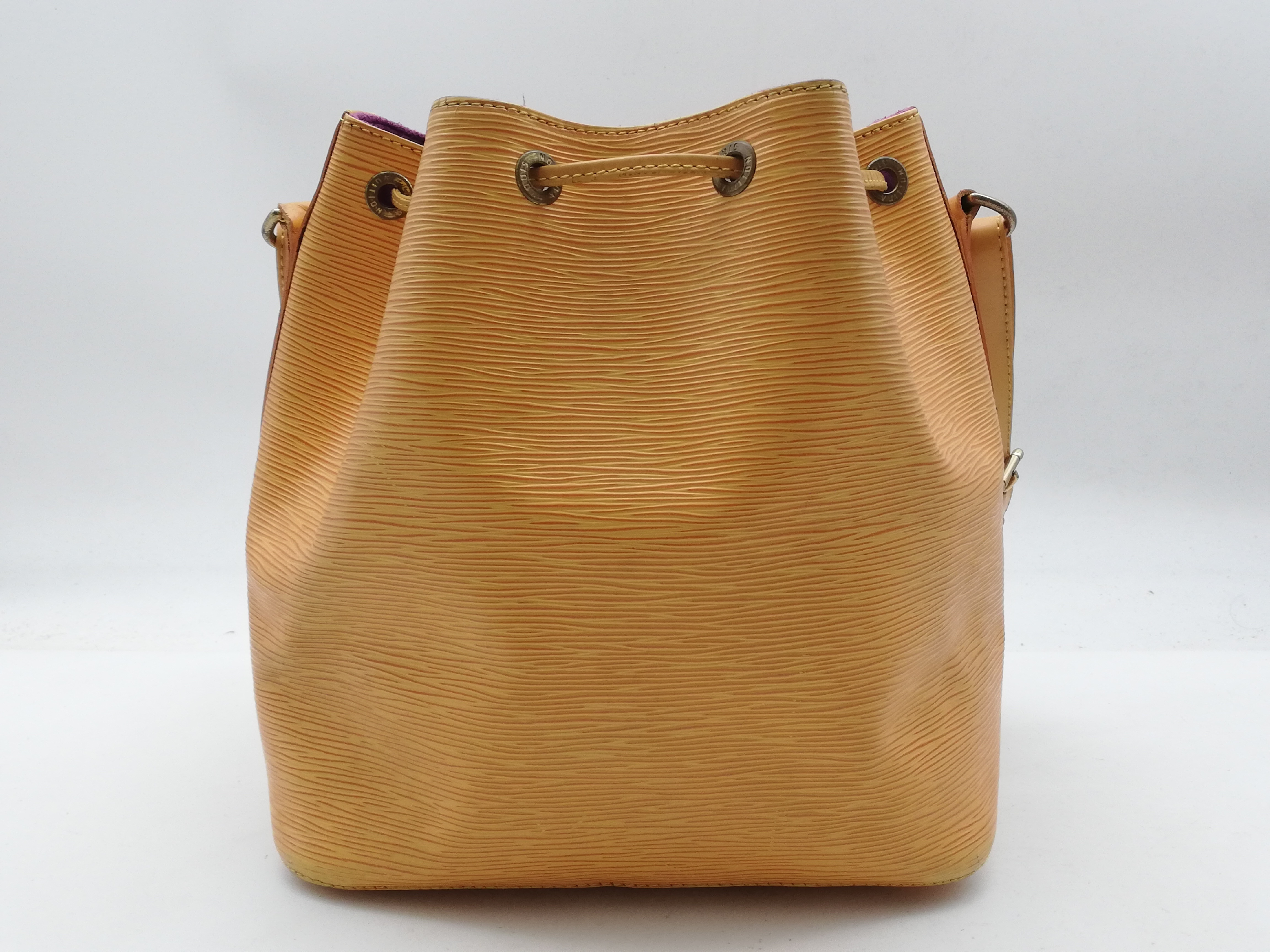 Epi Petit Noé M44009 Shoulder Bag — view 2