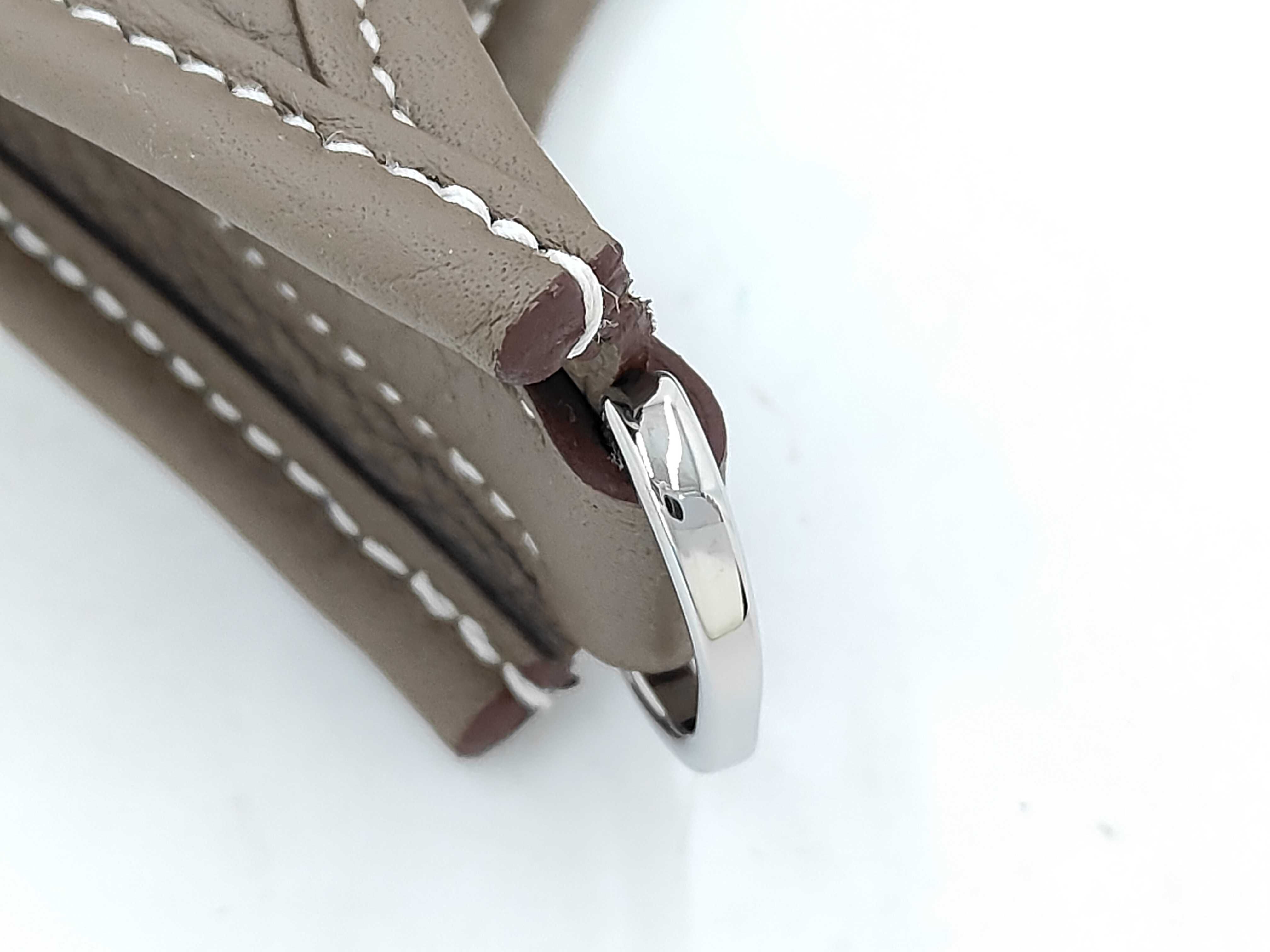 Evelyne 23 Shoulder Bag in Etoupe x Taurillon Clemence Leather with Silver Hardware and G Stamp — view 5