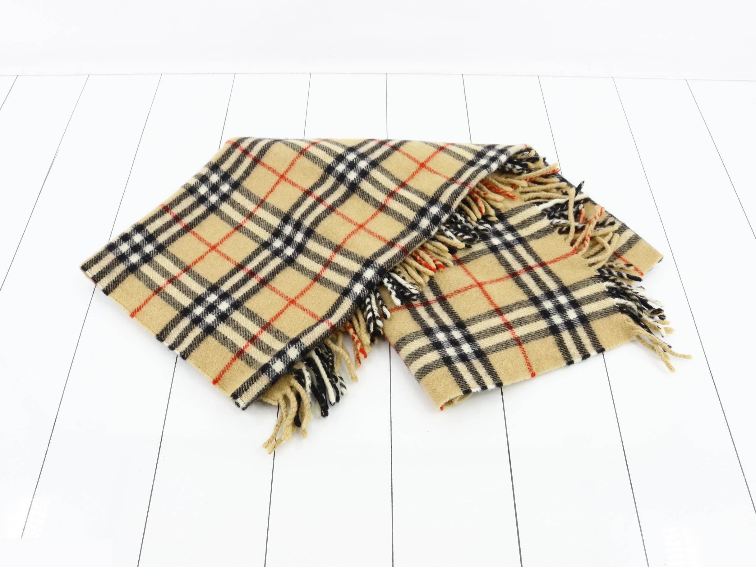 Other items: accessories, shawls (lap blankets) — view 3