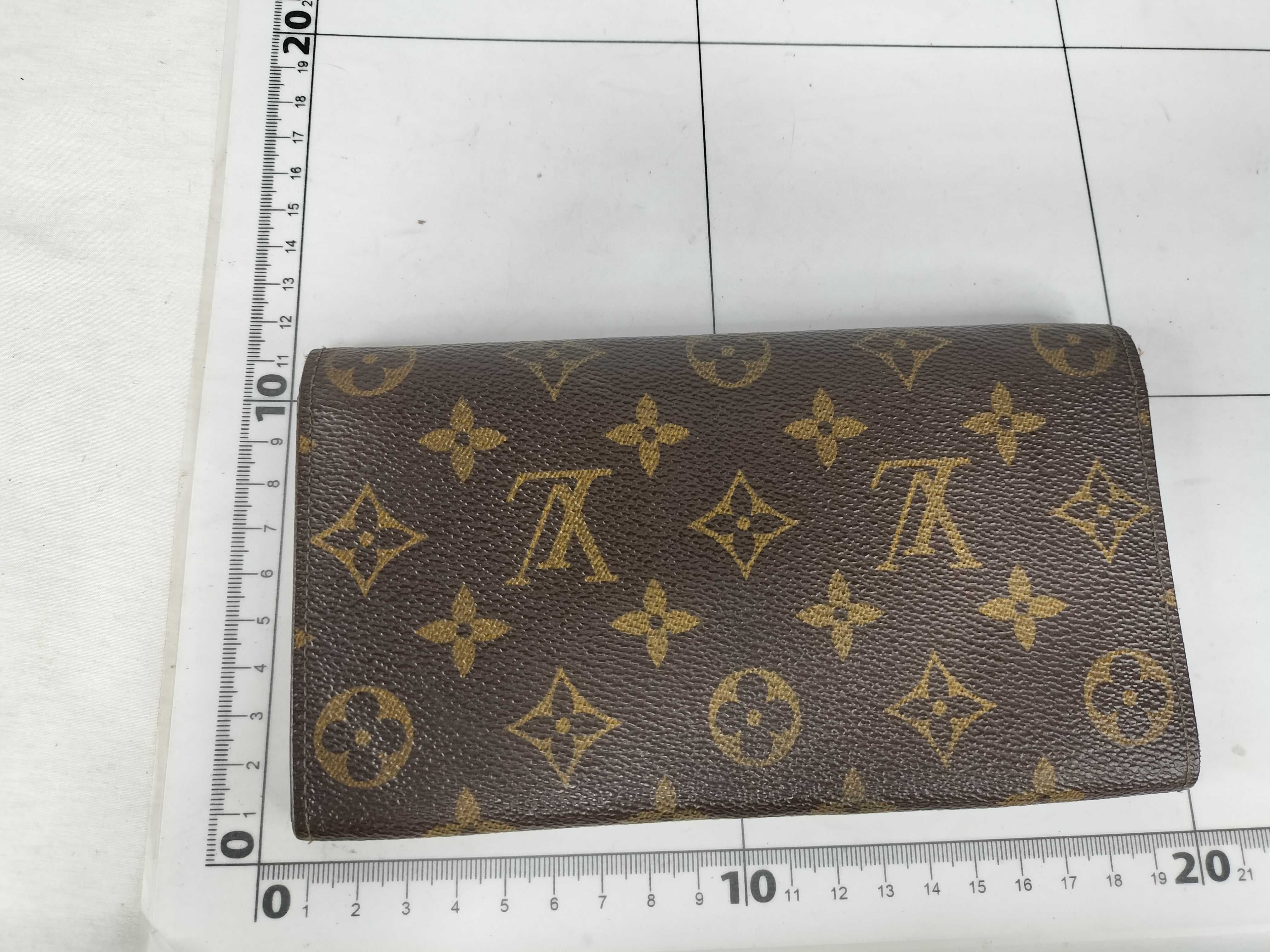 Monogram LV Wallet Portefeuille Sarah Brown Wallet — view 2