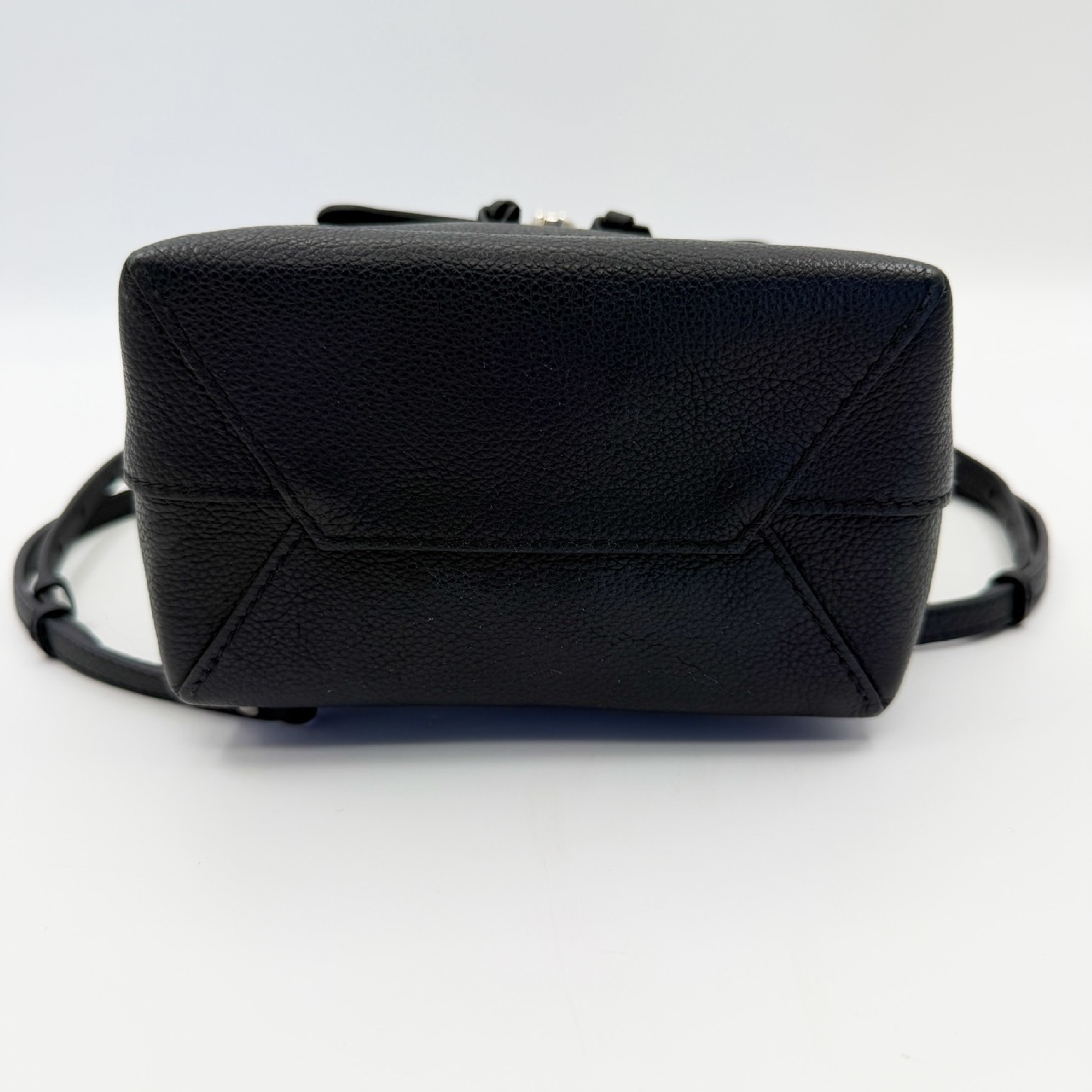 Lockme Backpack, Black. — view 3