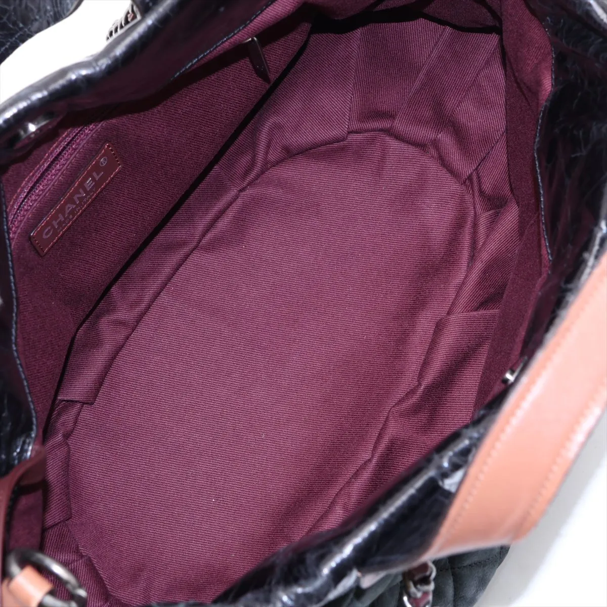 Matelassé Leather 2-Way Handbag, Black with Gunmetal Hardware, Item Number 15144649 (Serial Number 15) — view 7