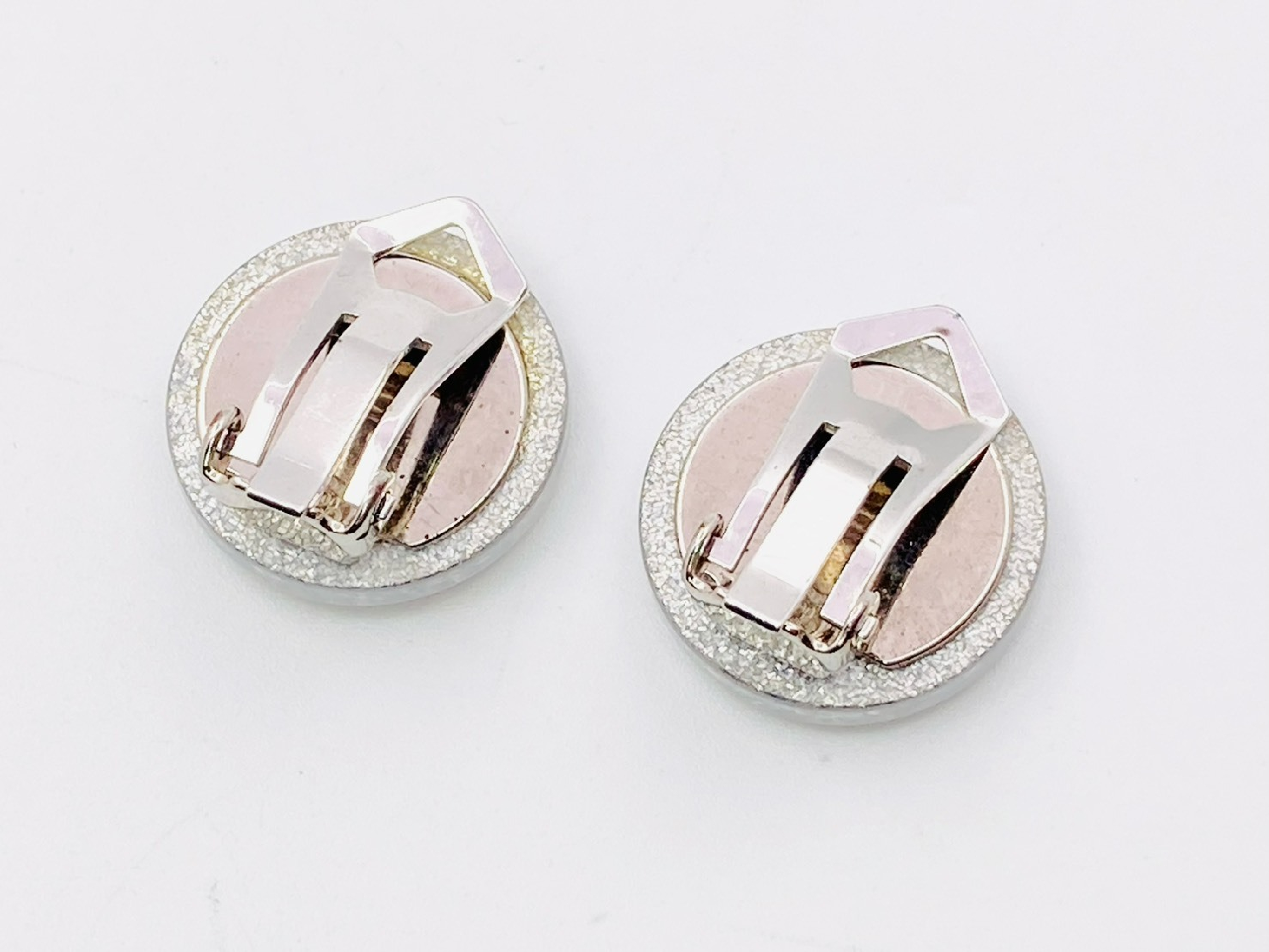 Coco Mark Round Earrings 00A Resin Plastic Glitter Silver Earrings — view 2