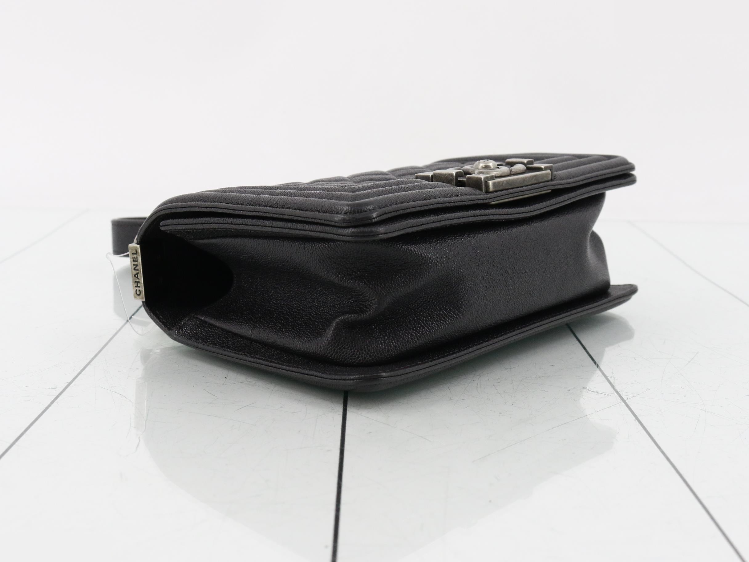 Boy Chanel Caviar Skin Chain Shoulder Bag — view 5