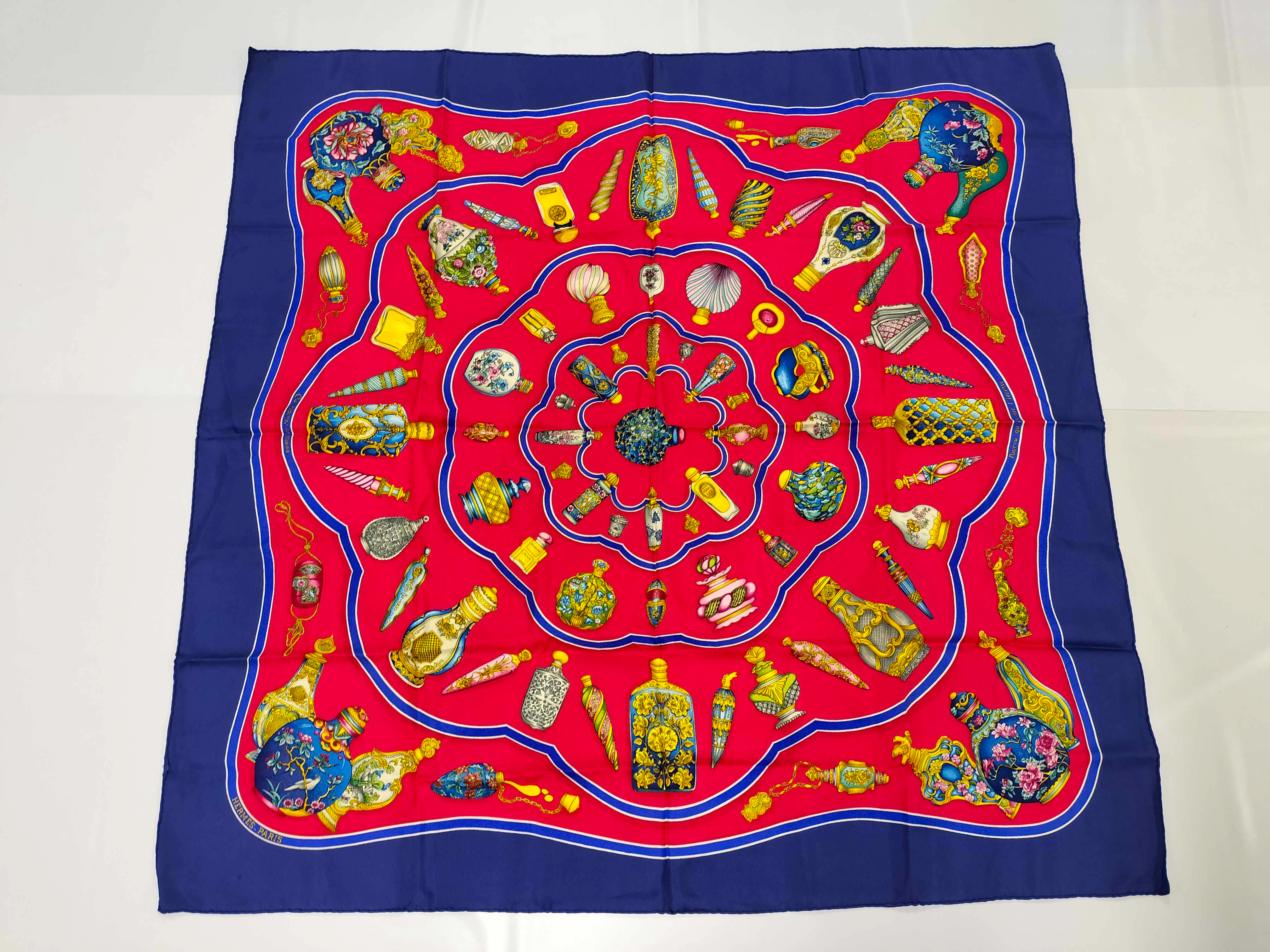 Carre 90 QUIMPORTE LE FLACON Catherine Bachet Silk Other Accessories — view 2