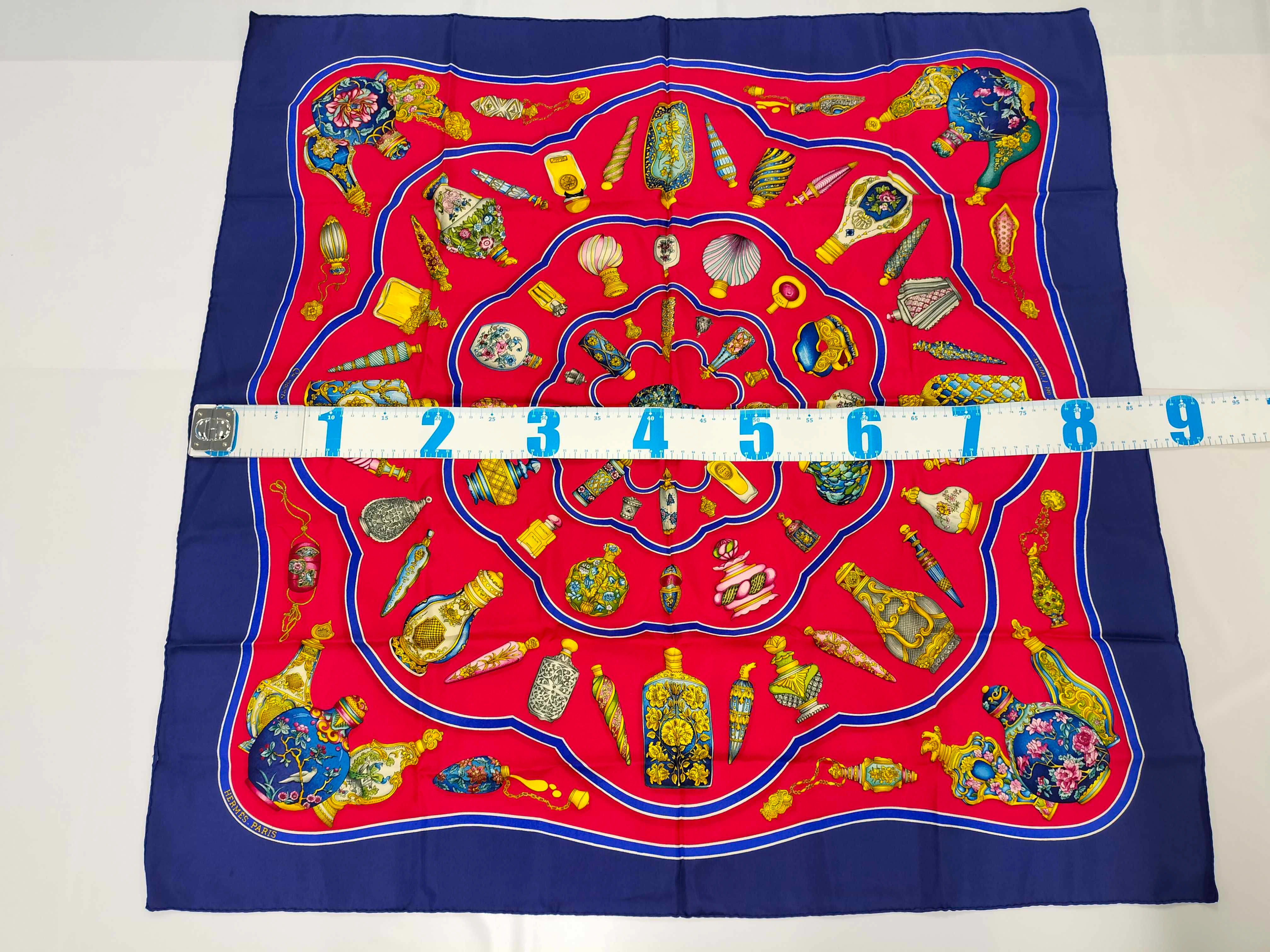 Carre 90 QUIMPORTE LE FLACON Catherine Bachet Silk Other Accessories — view 3