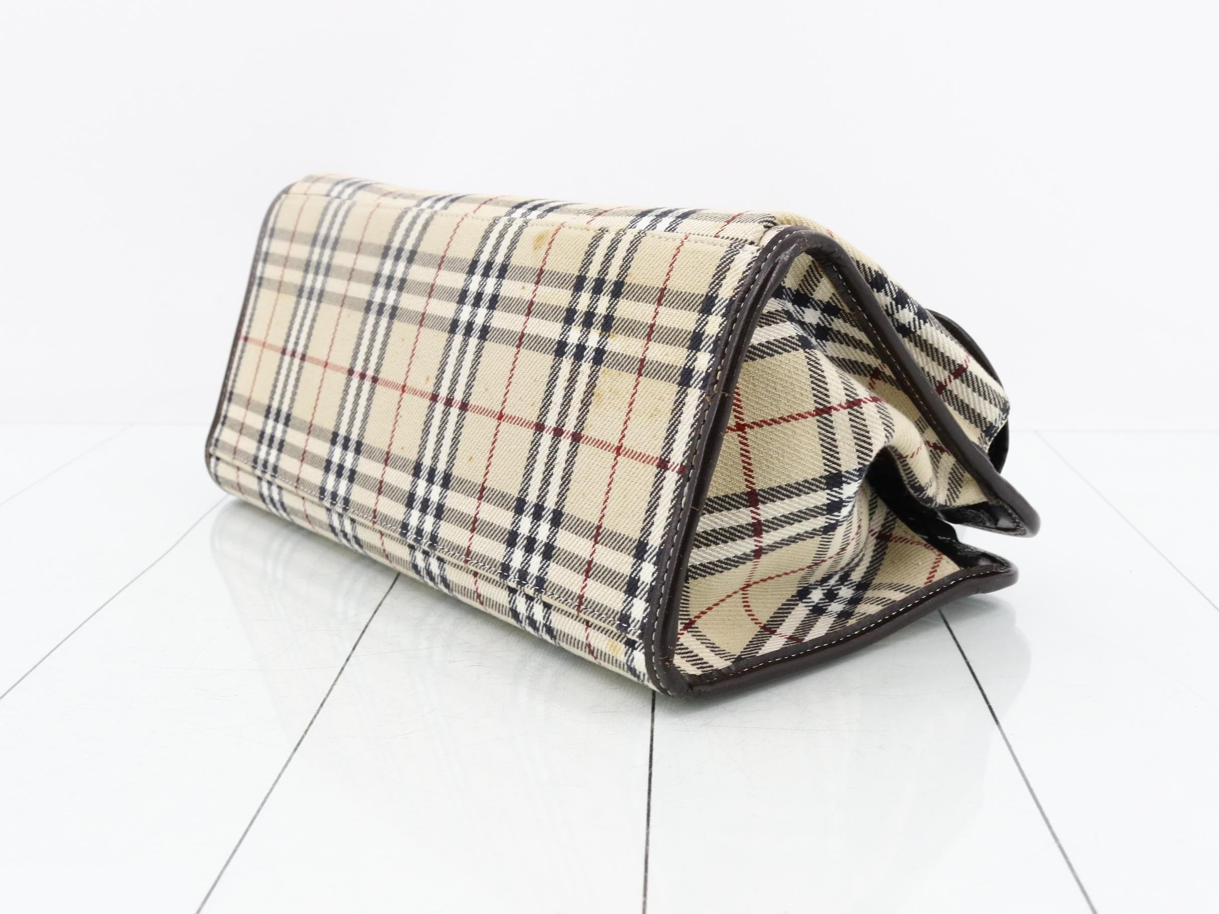 Other lines: Nova Check bags and tote bags — view 6
