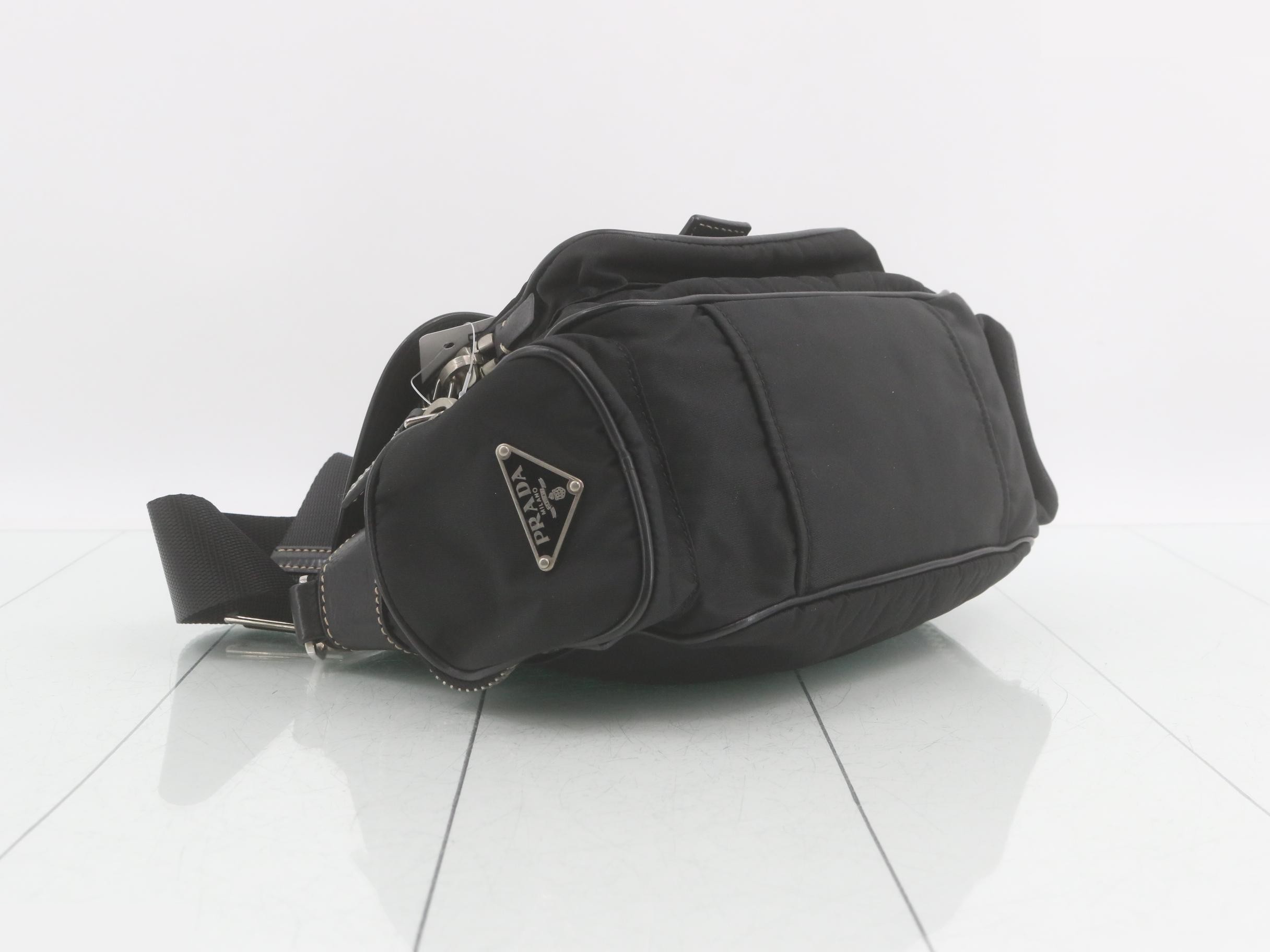 Triangular logo plate - Shoulder bag — view 5