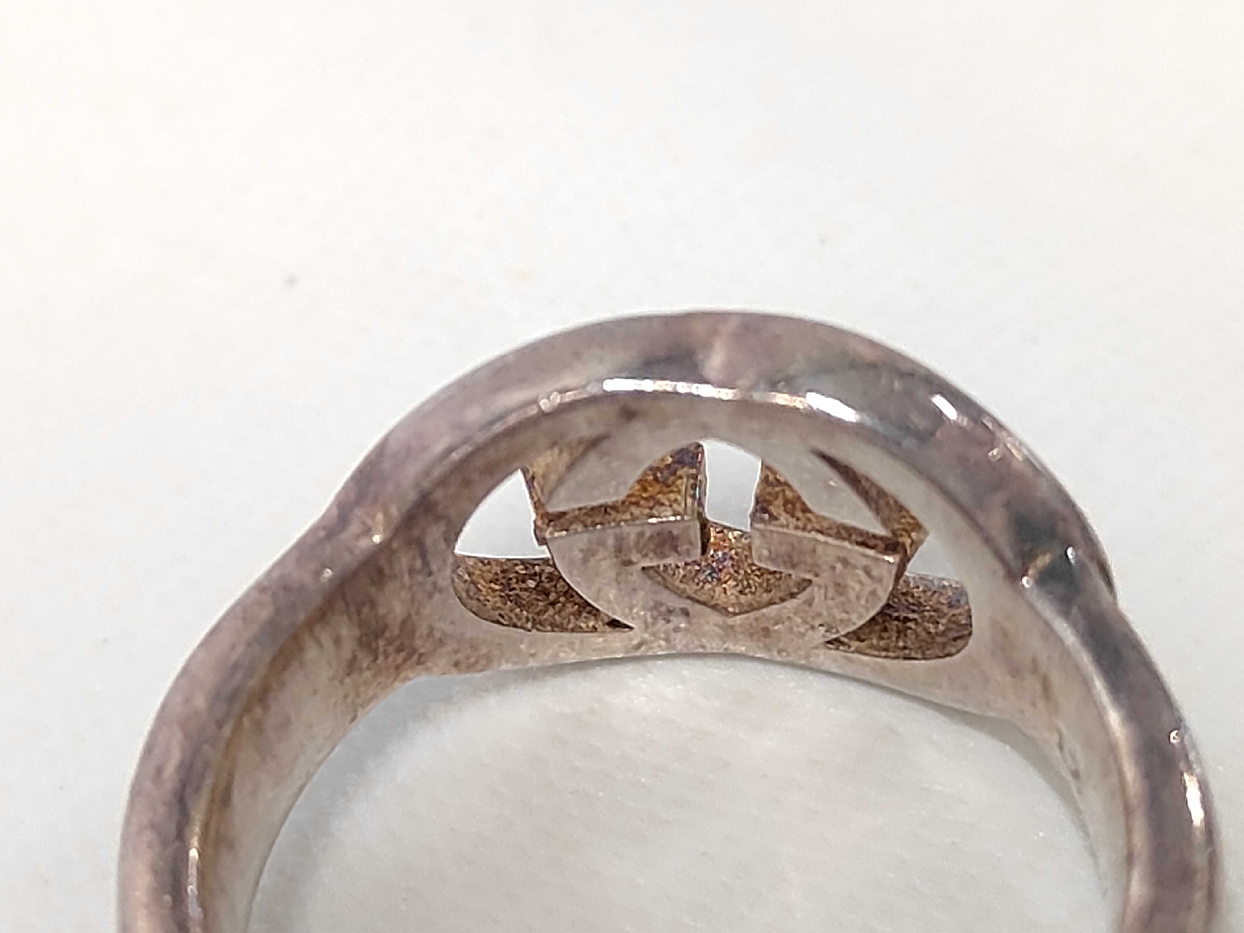 Interlocking G / Ring / SV Ring — view 6
