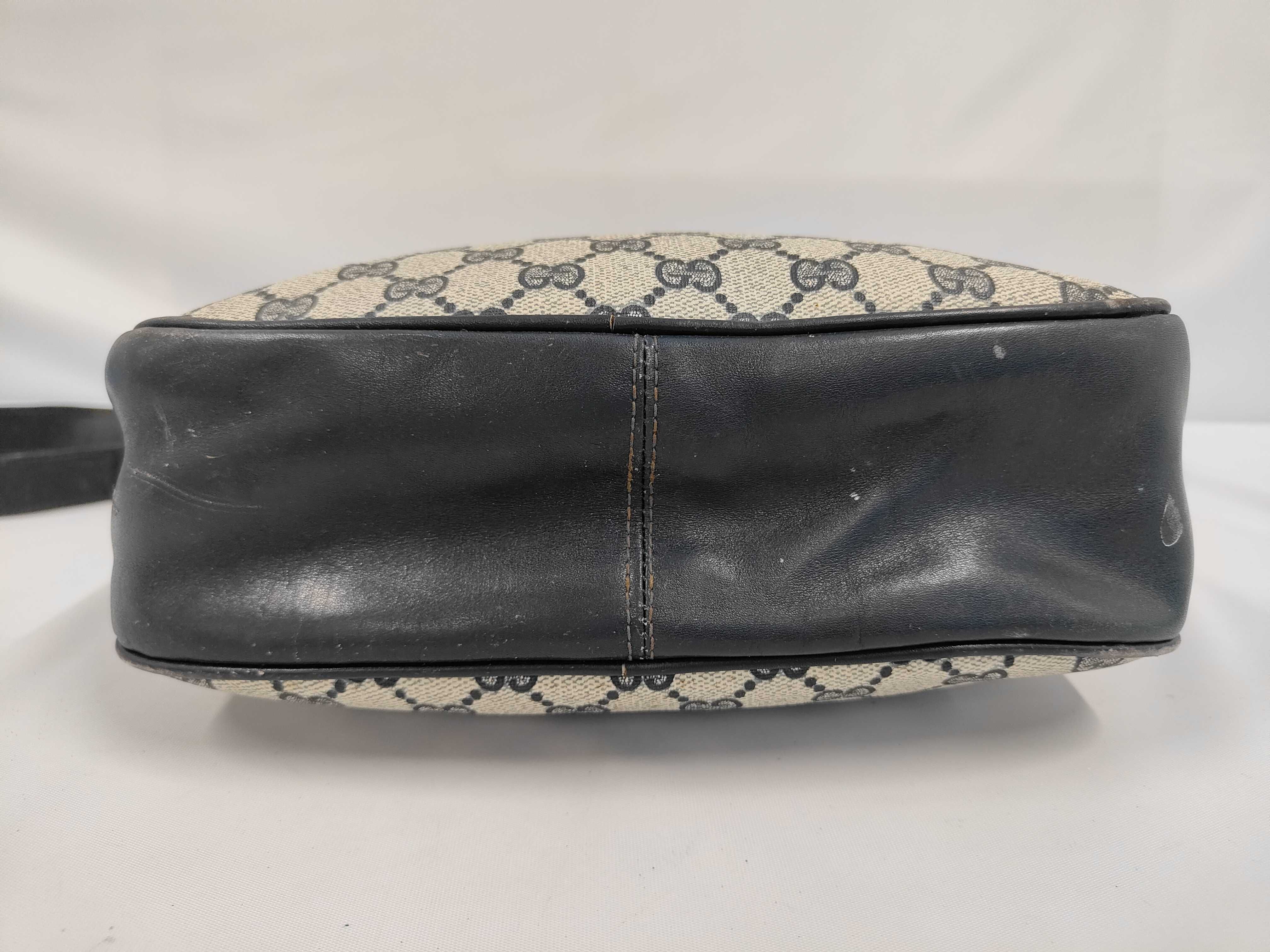 Old Gucci GG Supreme Shoulder Bag — view 3