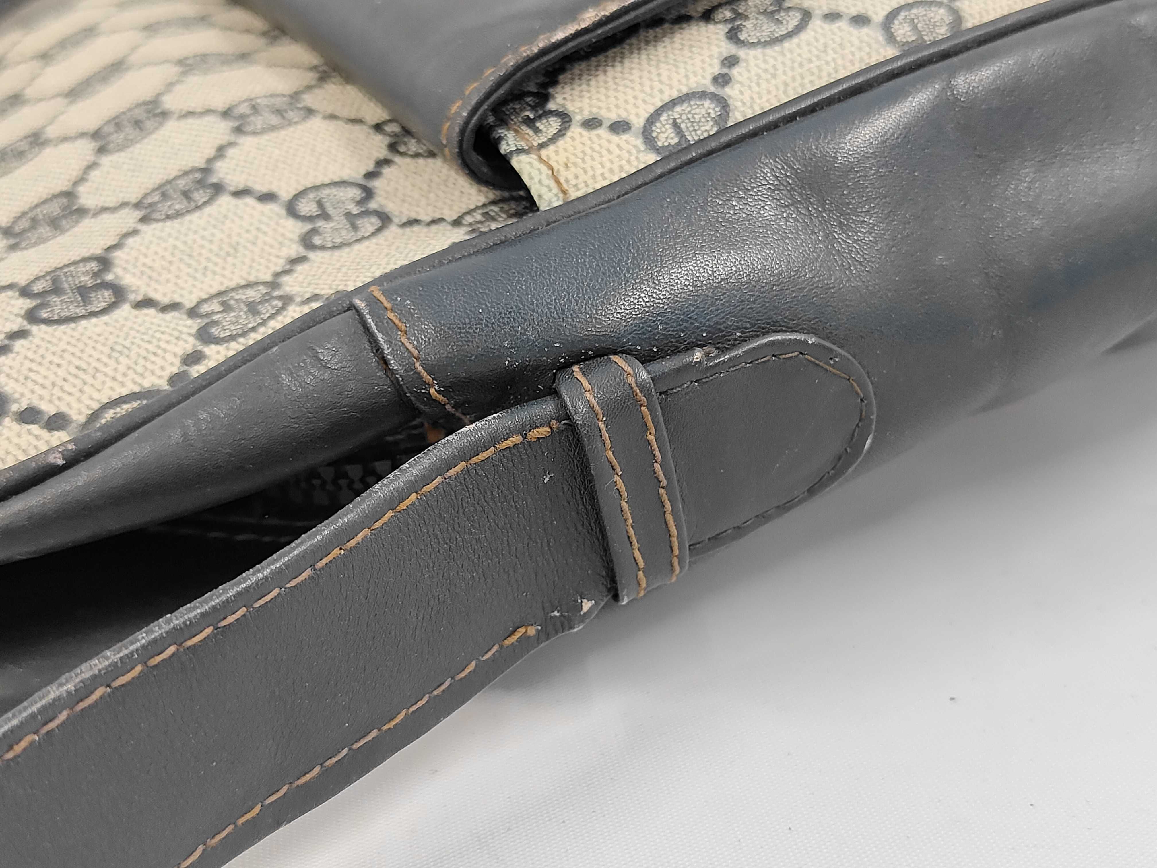 Old Gucci GG Supreme Shoulder Bag — view 5