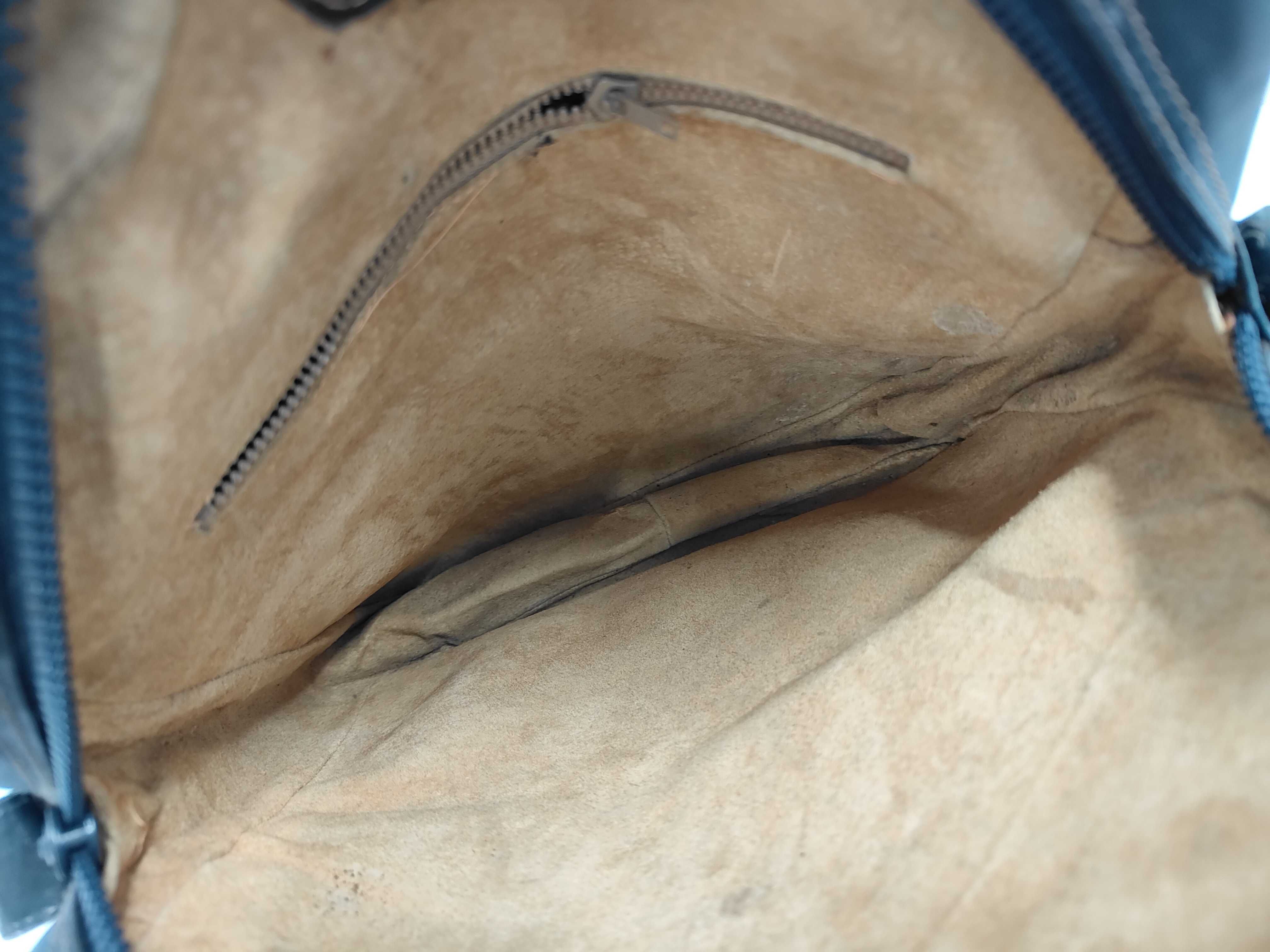 Old Gucci GG Supreme Shoulder Bag — view 8