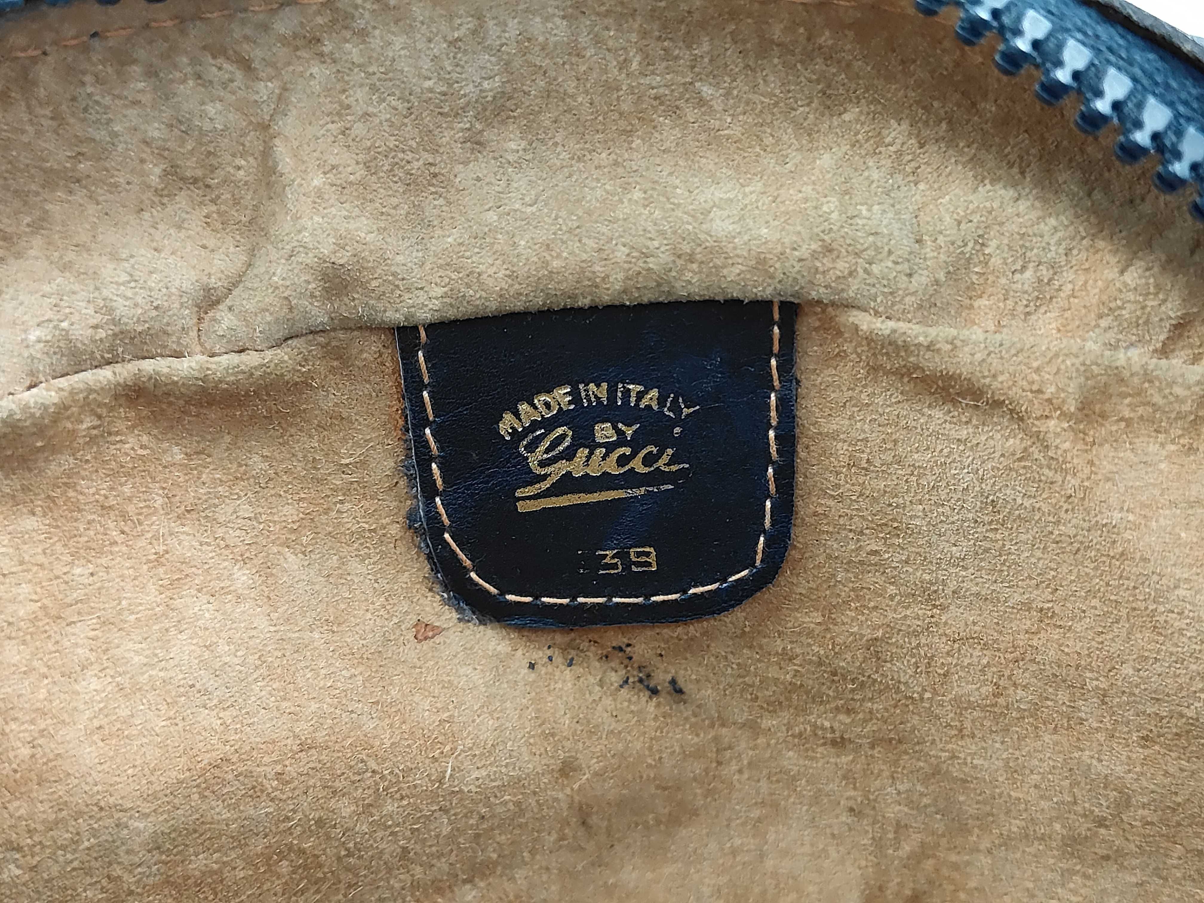 Old Gucci GG Supreme Shoulder Bag — view 9