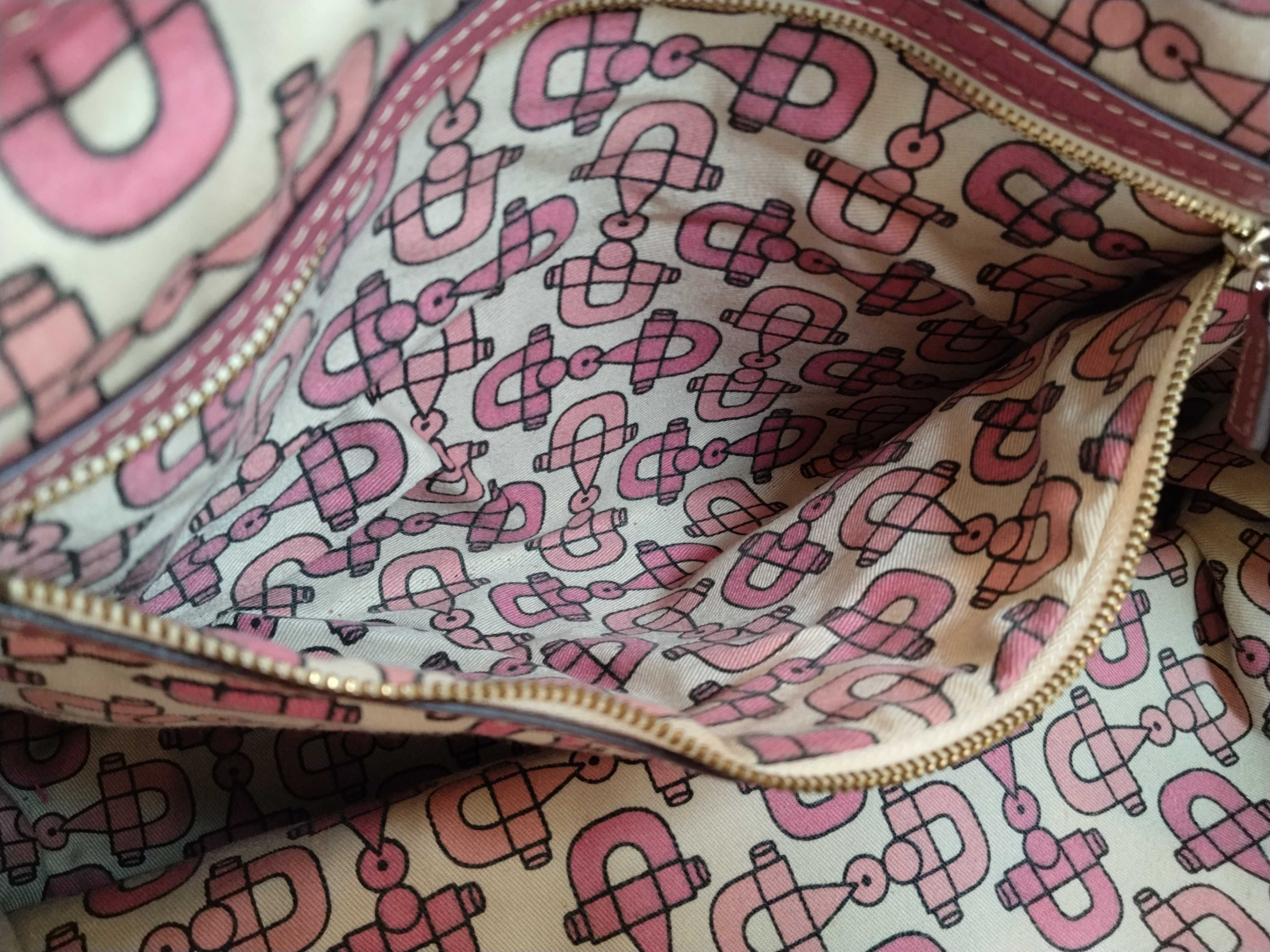 GG Canvas A. GG Canvas Tote Bag — view 11