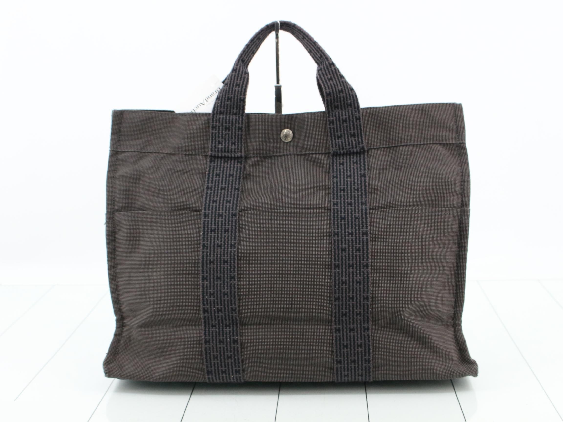Aile Line MM Tote Bag — view 2