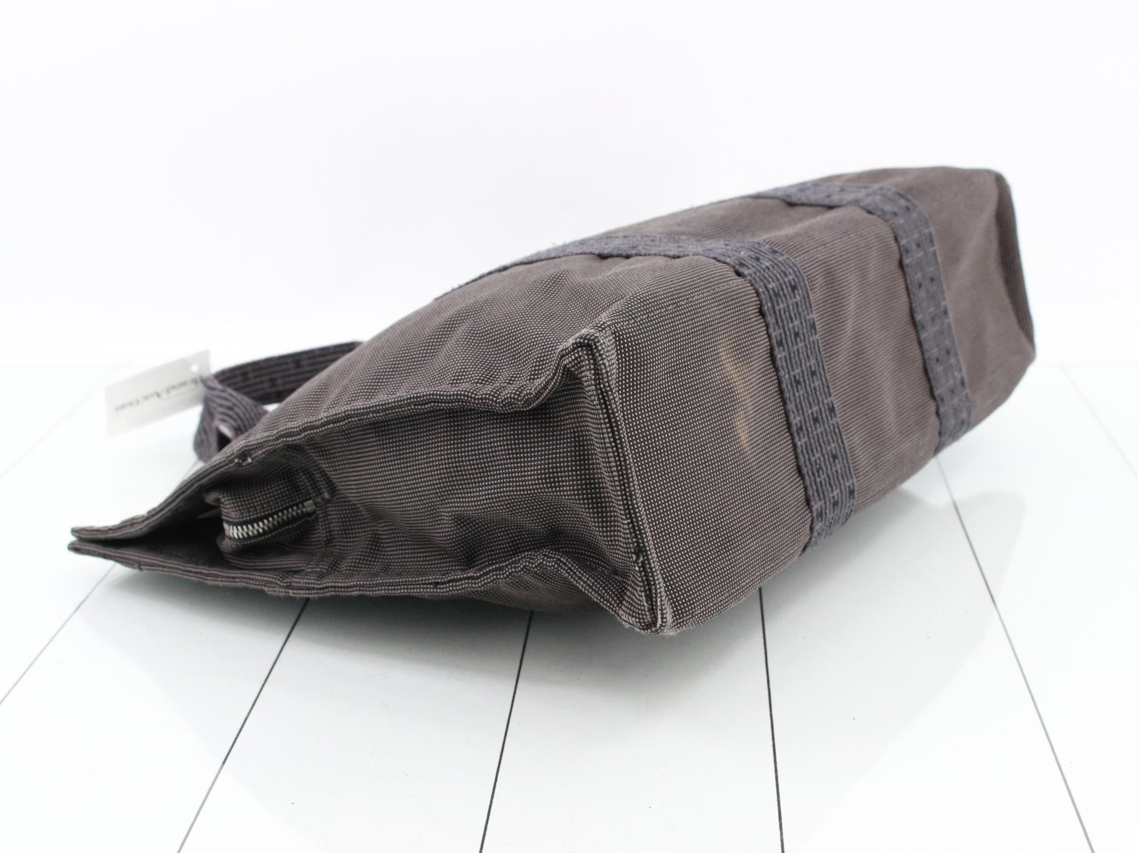 Aile Line MM Tote Bag — view 5