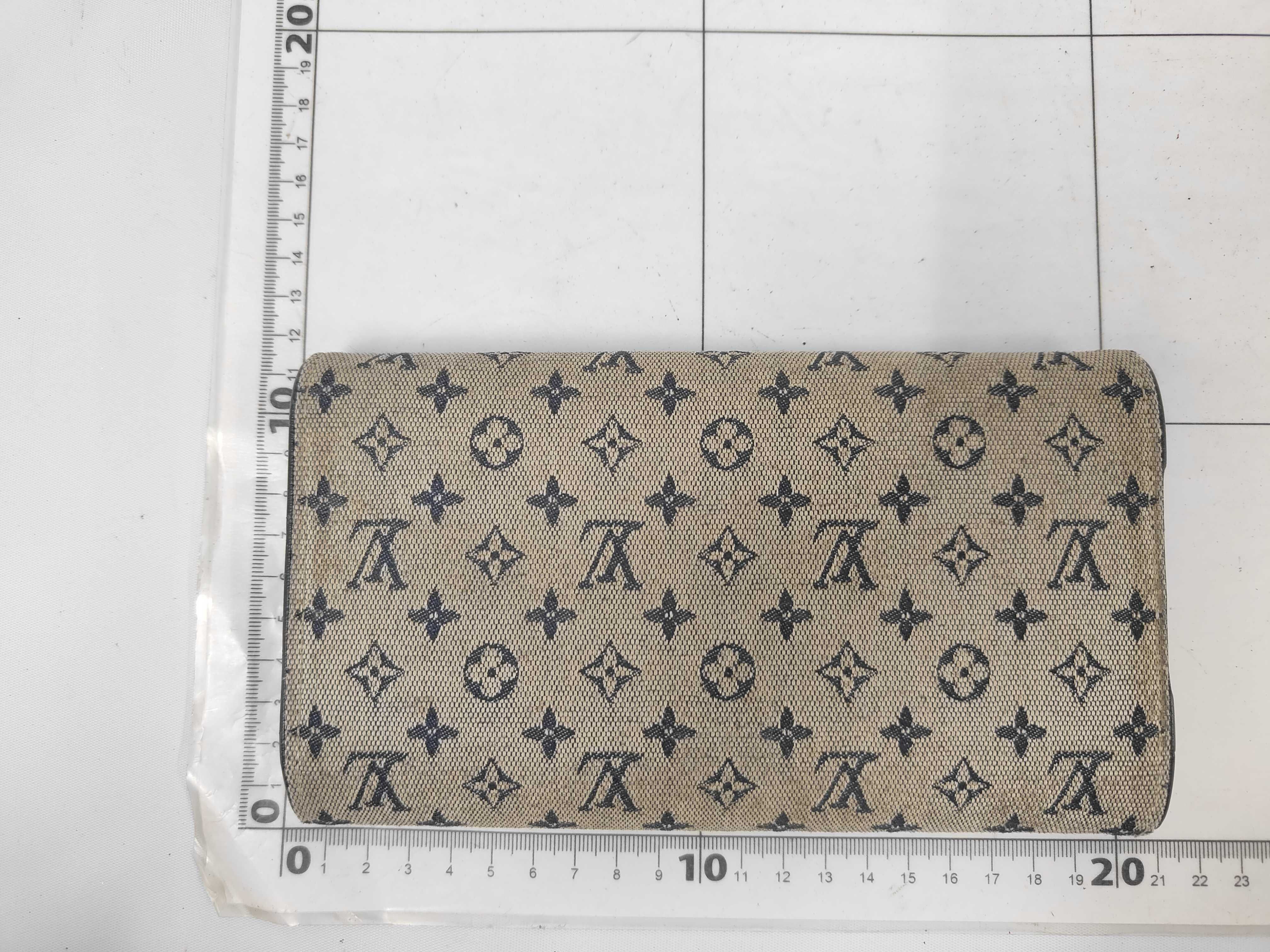 M92442 Monogram Mini Portefeuille Tresor International Wallet — view 2