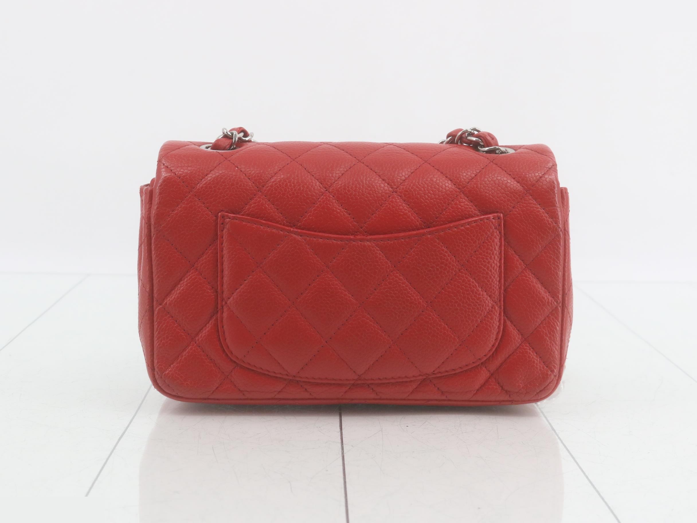 Matelassé 20 Caviar Chain Shoulder Bag — view 2