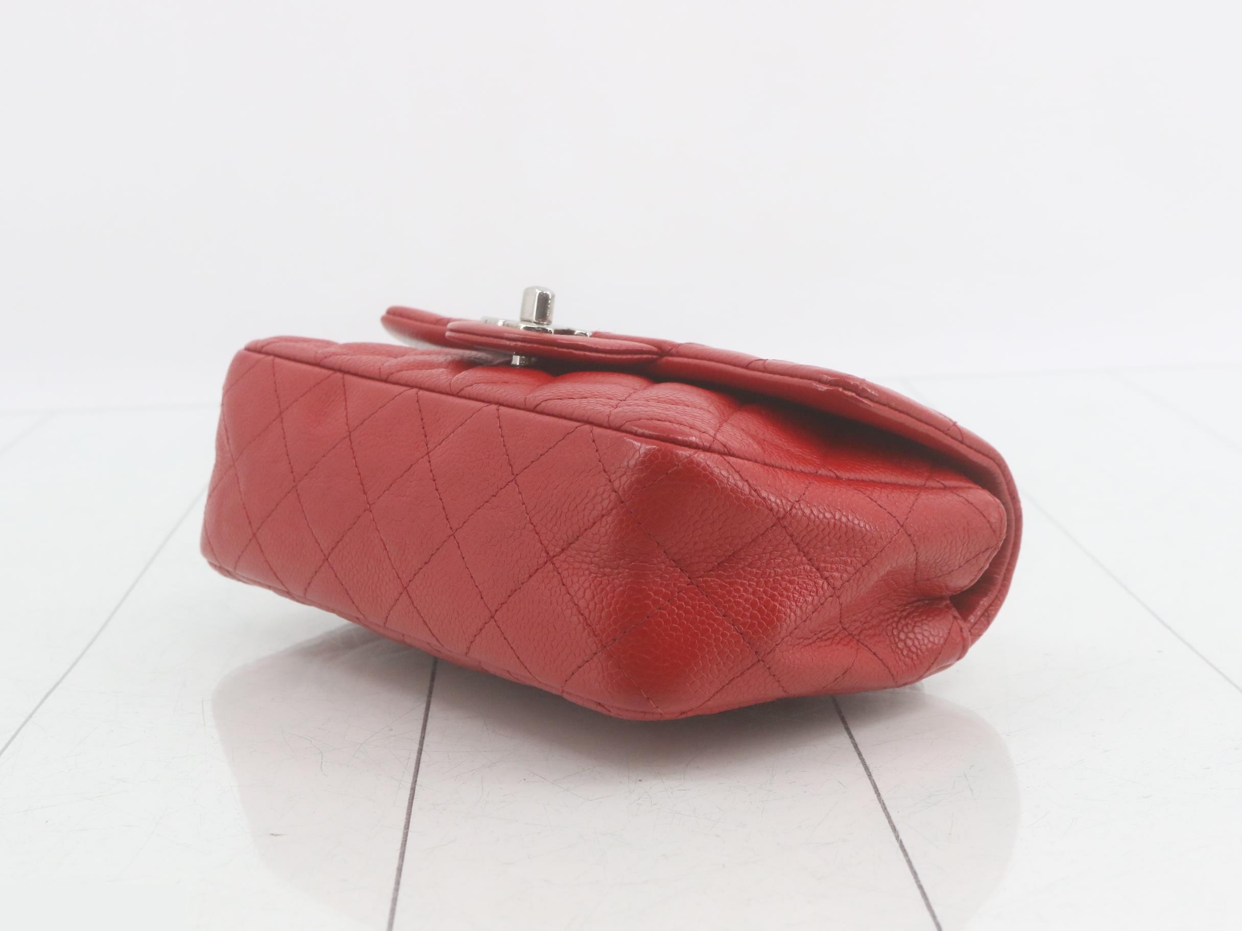 Matelassé 20 Caviar Chain Shoulder Bag — view 6